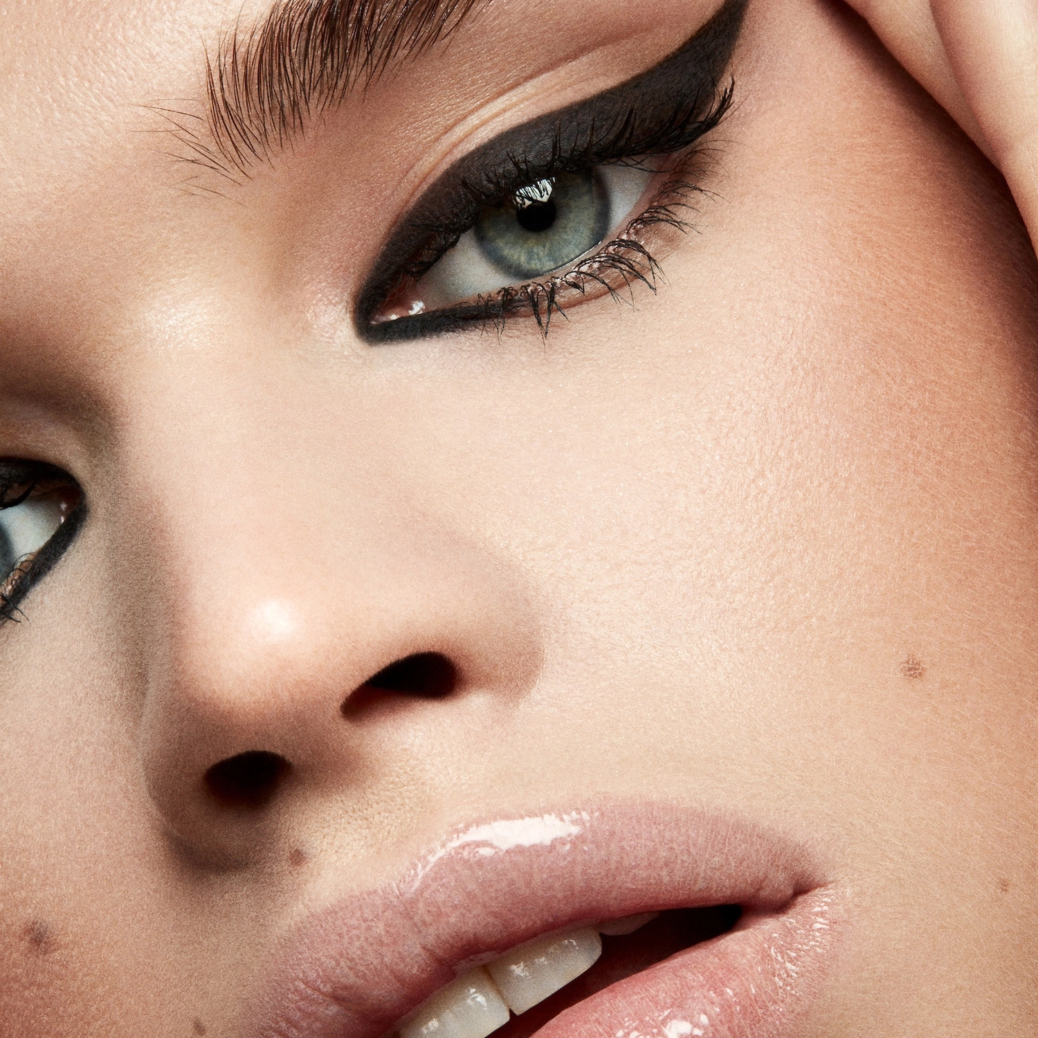 Fenty Beauty by Rihanna Flypencil Longwear Pencil Eyeliner - Cuz I'm Black - Image 6