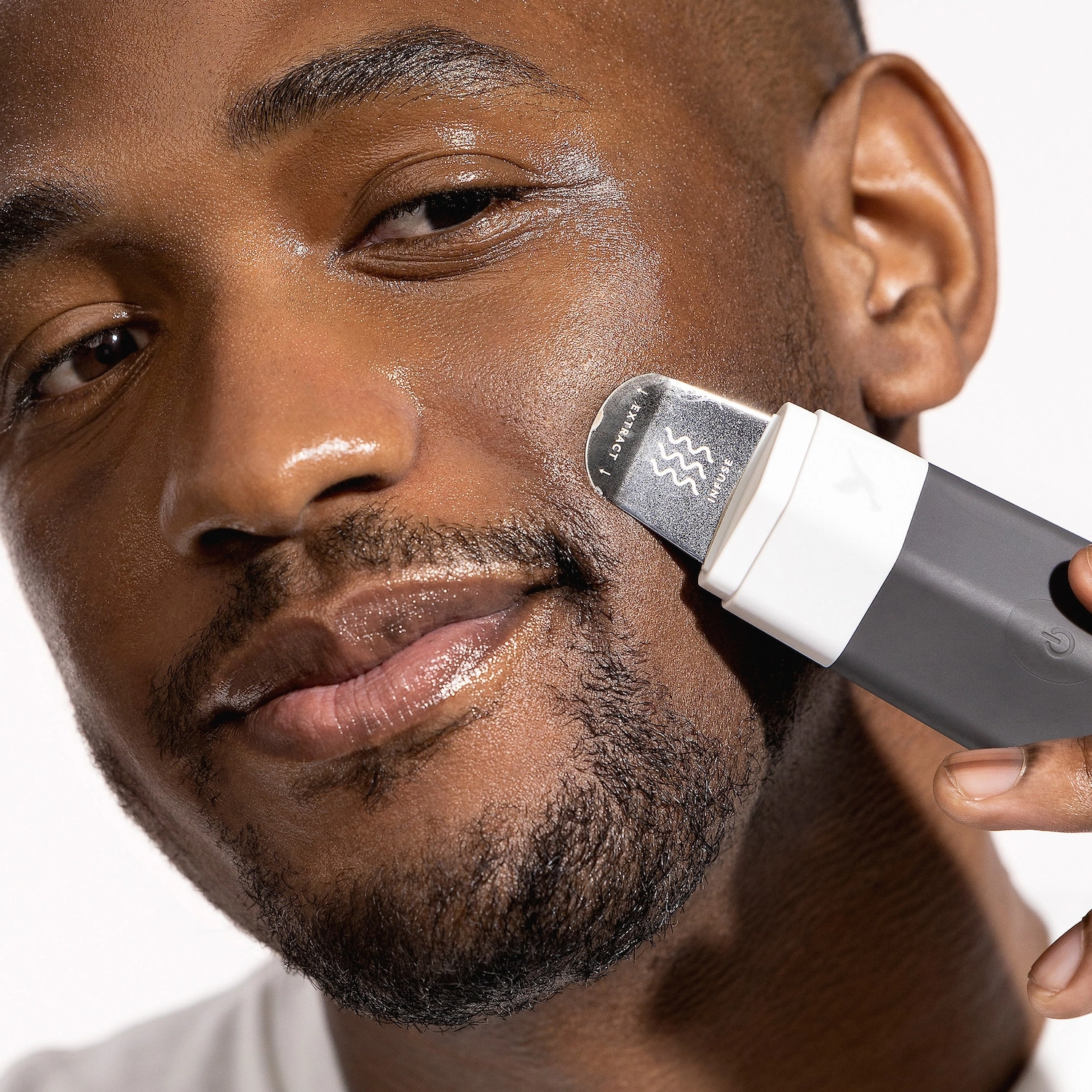 DERMAFLASH DERMAPORE Ultrasonic Pore Extractor & Serum Infuser - Charcoal - Image 7