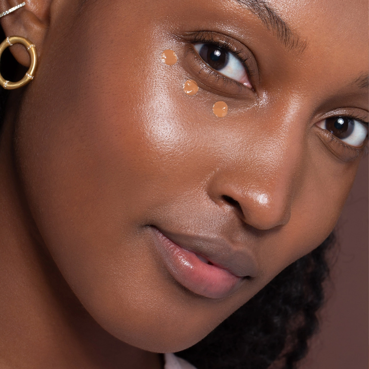 ILIA True Skin Serum Concealer with Vitamin C - Color: Cassia SC8 - Image 4