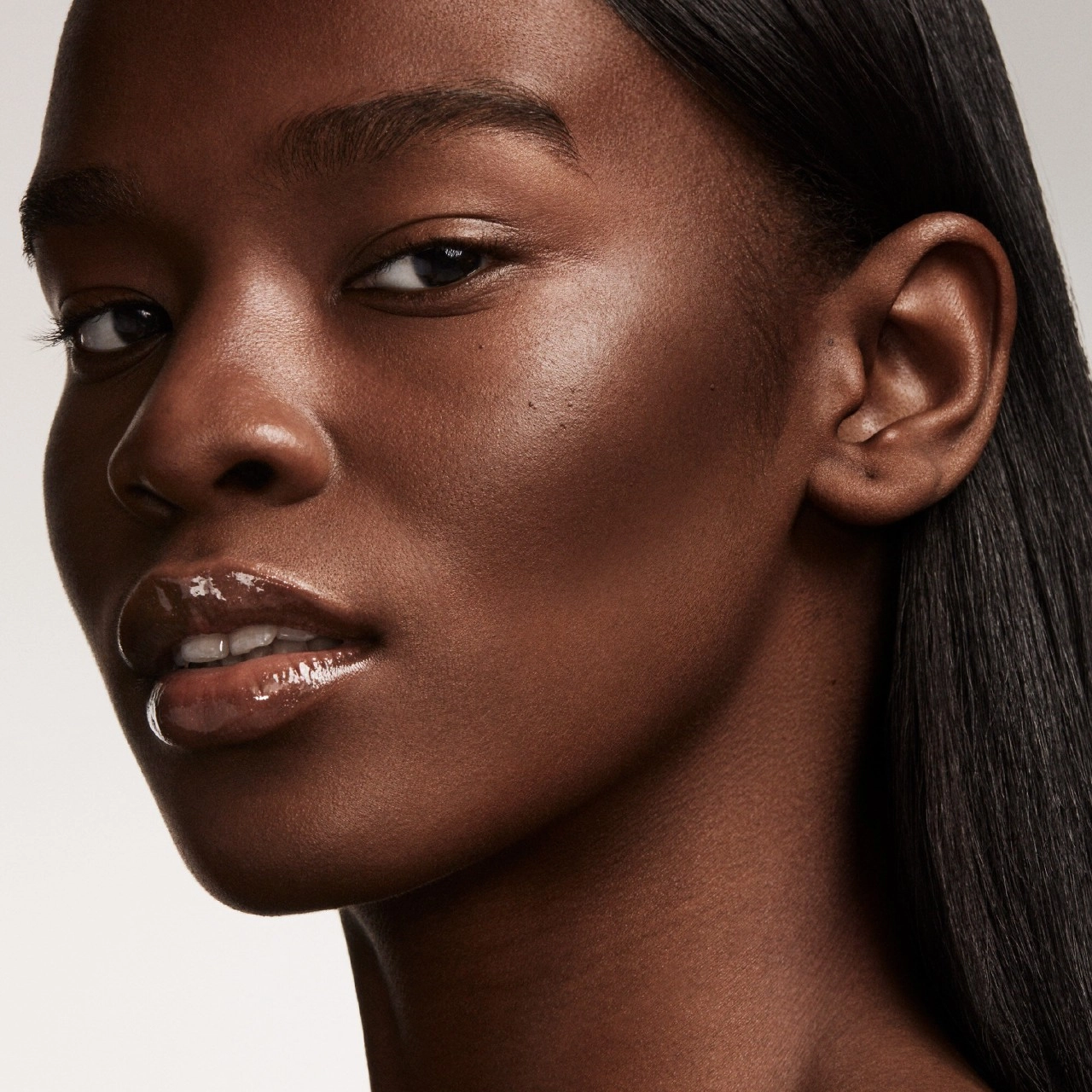 Fenty Beauty by Rihanna Match Stix Matte Contour Skinstick - Ebony (Deep Skin Tones, Neutral Undertone) - Image 3
