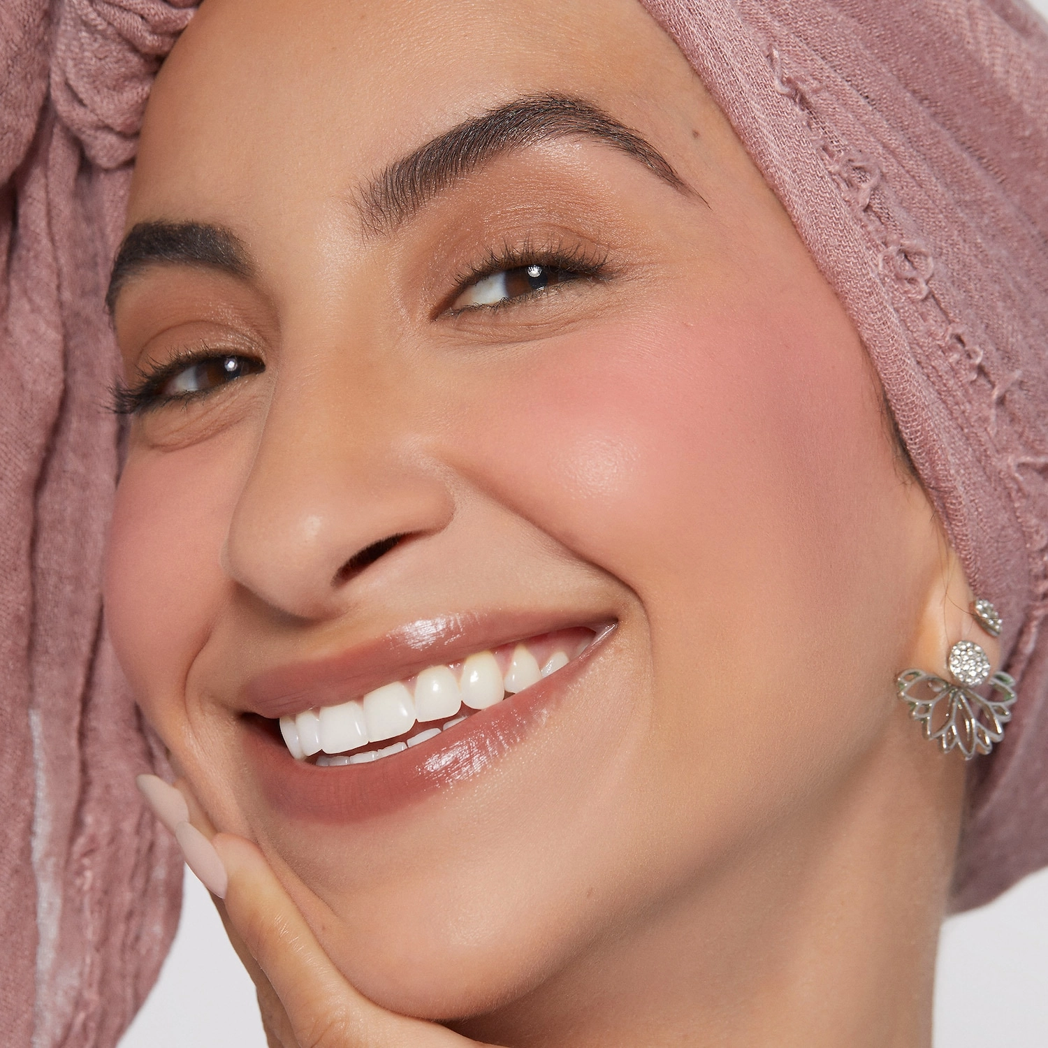 Rare Beauty Soft Pinch Liquid Blush in Grace - Matte Bright Rose Mauve - Image 6