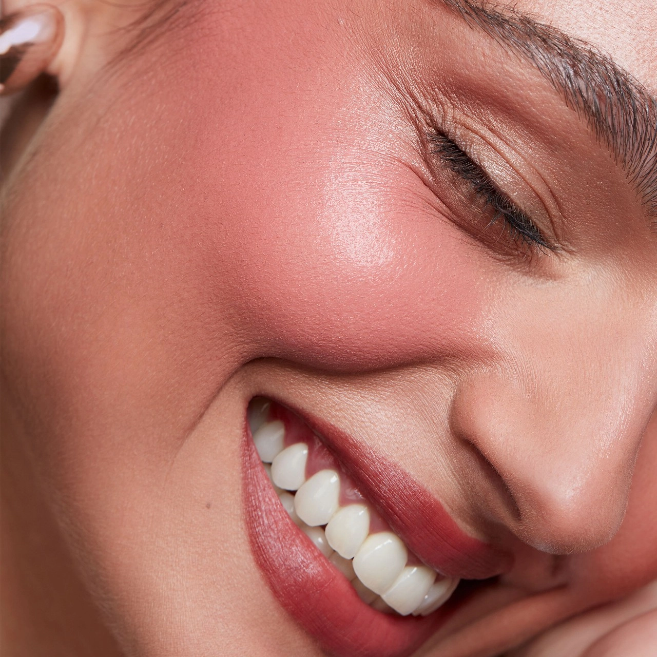 PATRICK TA Major Headlines Double-Take Crème & Powder Blush Duo - She's That Girl - Image 4