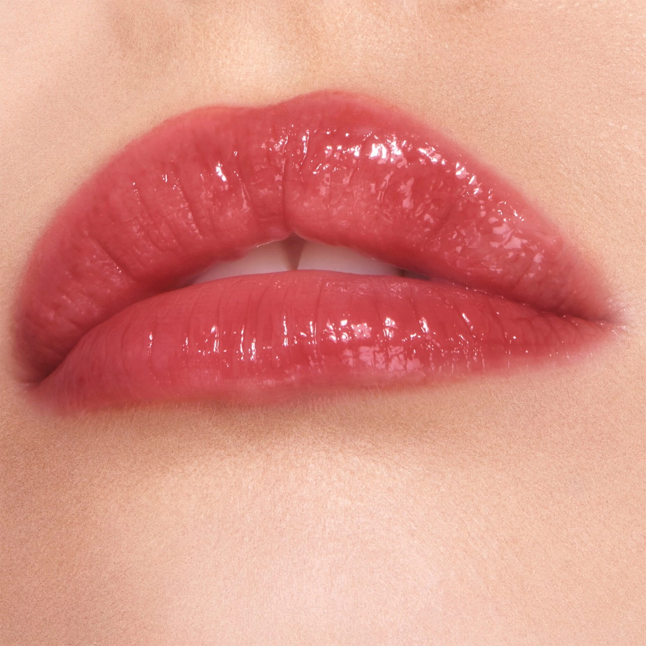 Charlotte Tilbury Collagen Lip Bath Gloss - Walk of No Shame Collection Color: Walk of No Shame - Berry Rose - Image 7