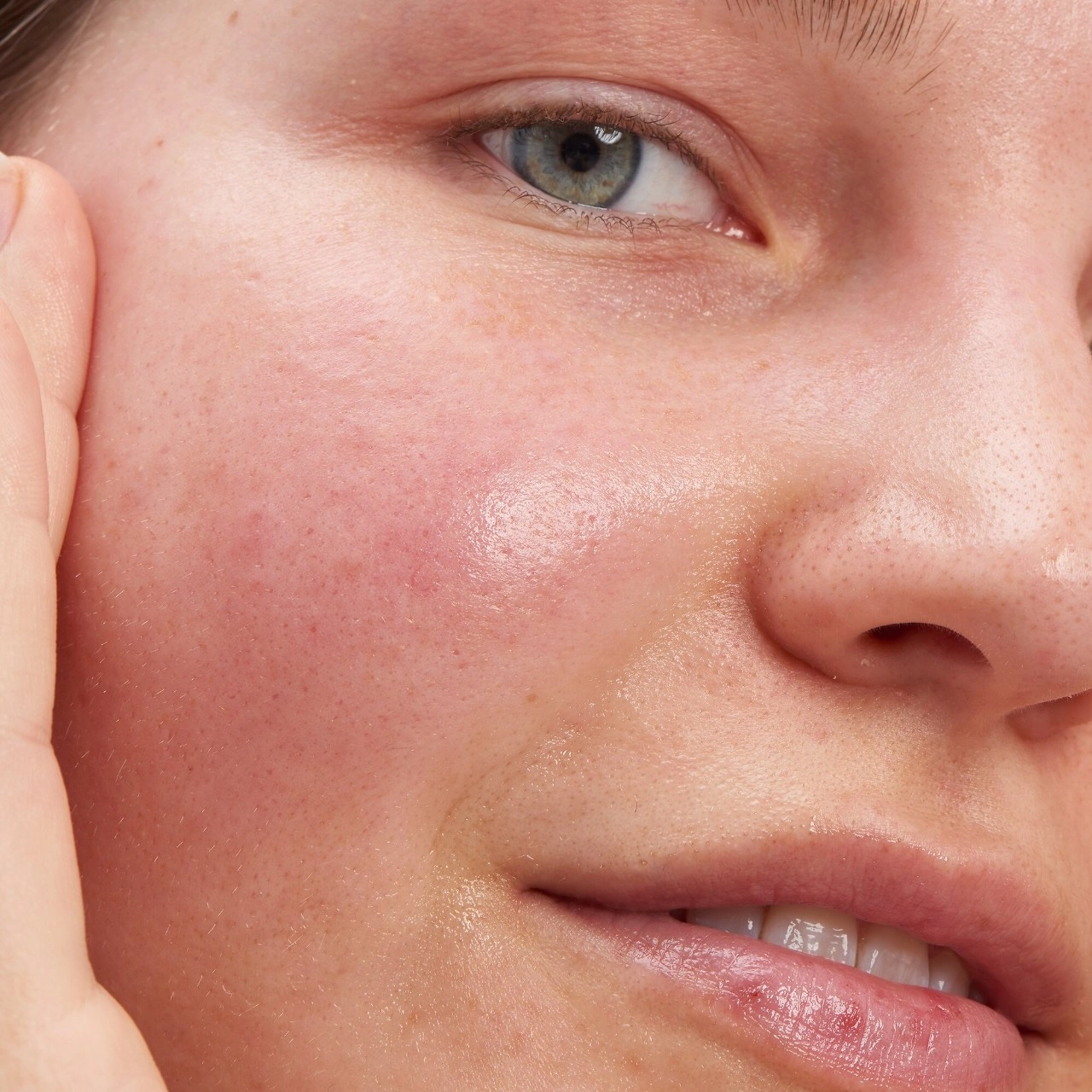The INKEY List Glycolic Acid Exfoliating Toner 3.4 oz/100 mL - Image 2