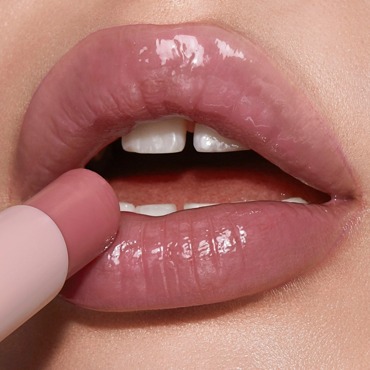 Charlotte Tilbury Hyaluronic Happikiss Lipstick Balm Color: Crystal Happikiss - Sheer Nude Pink - Image 3