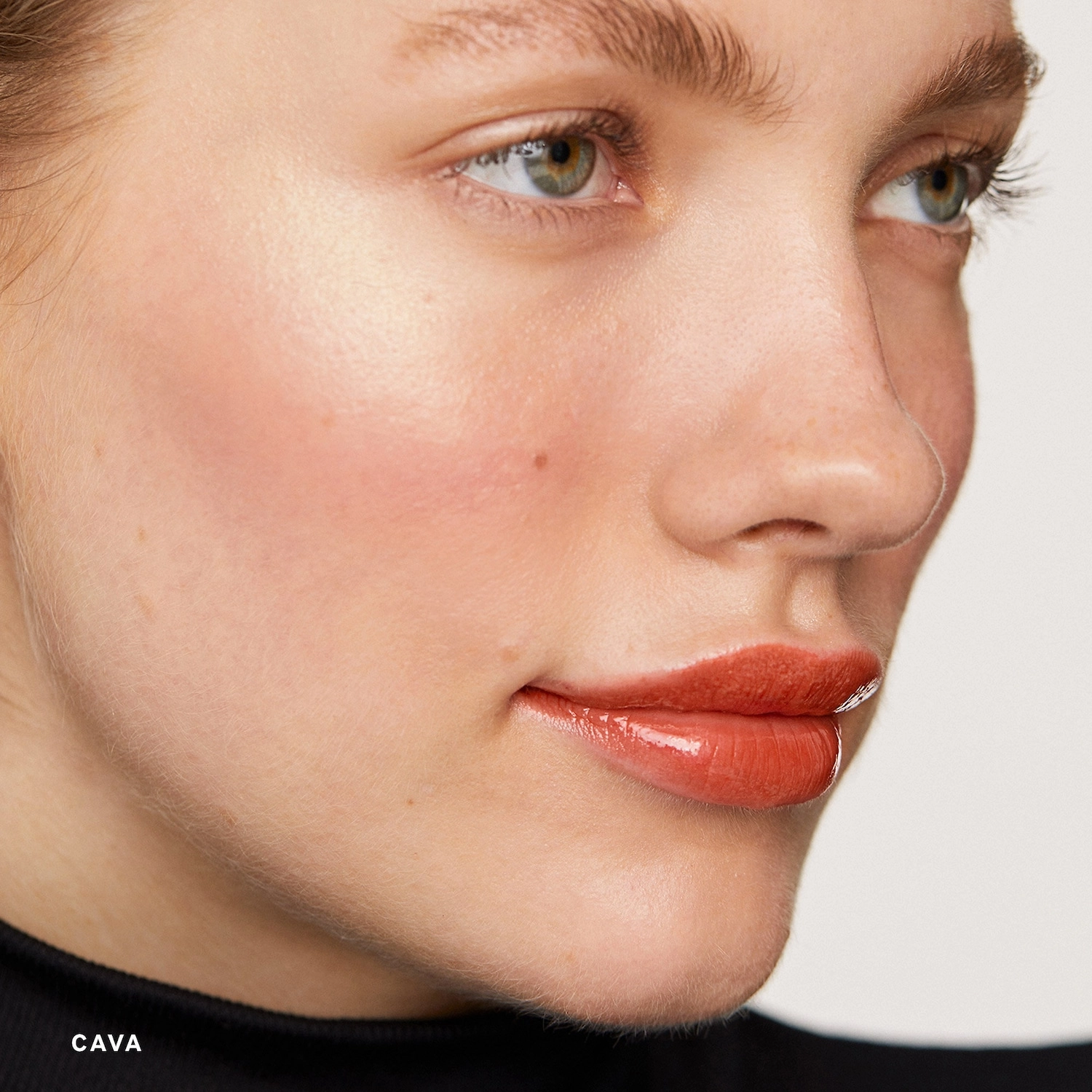 MERIT Day Glow Dewy Highlighting Balm Color: Cava - Champagne Vegan - Image 2