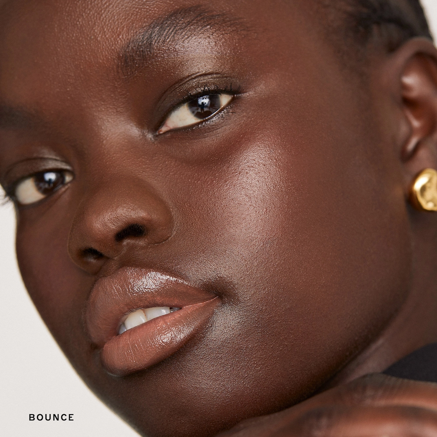 MERIT Day Glow Dewy Highlighting Balm - Bounce Rose Gold Vegan - Image 3