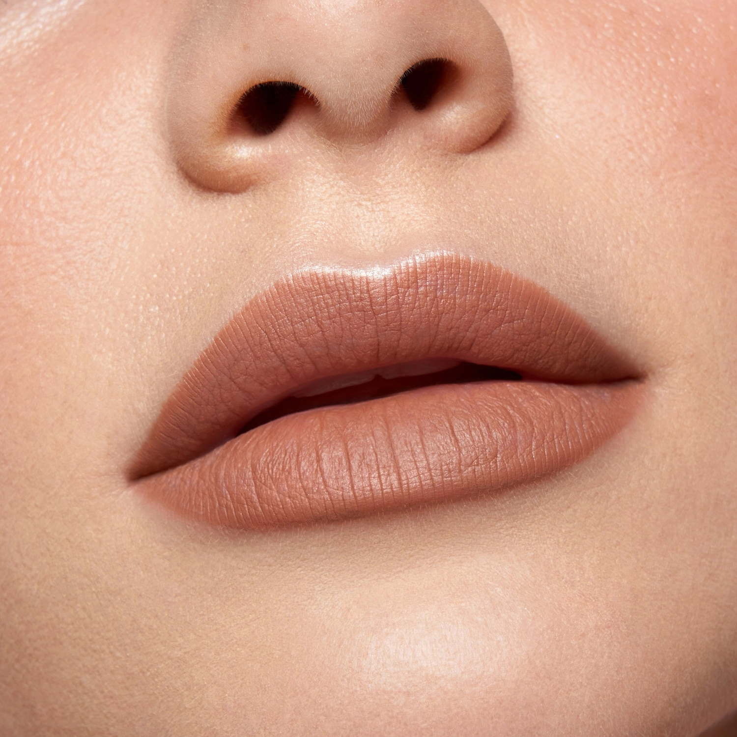 HUDA BEAUTY Lip Contour 2.0 Automatic Matte Lip Pencil - Sandy Beige - Image 3
