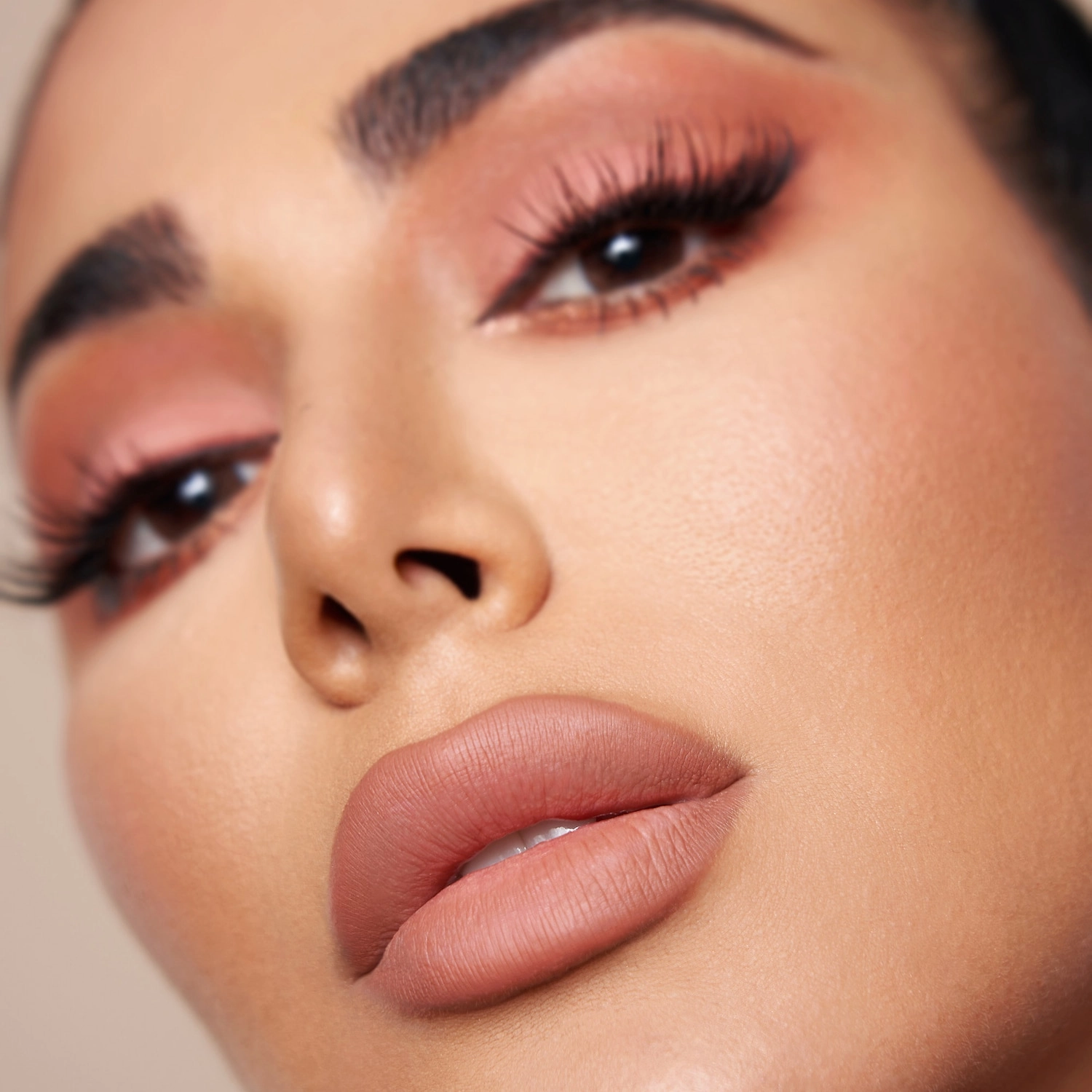 HUDA BEAUTY Lip Contour 2.0 Automatic Matte Lip Pencil - Honey Beige - Image 5
