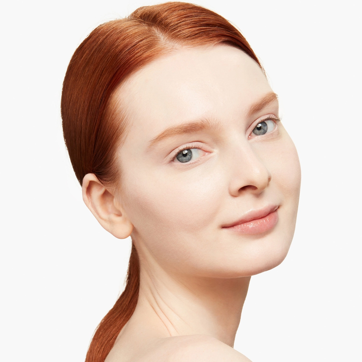 Shiseido Synchro Skin Radiant Lifting Foundation Color: 110 Alabaster - Image 5