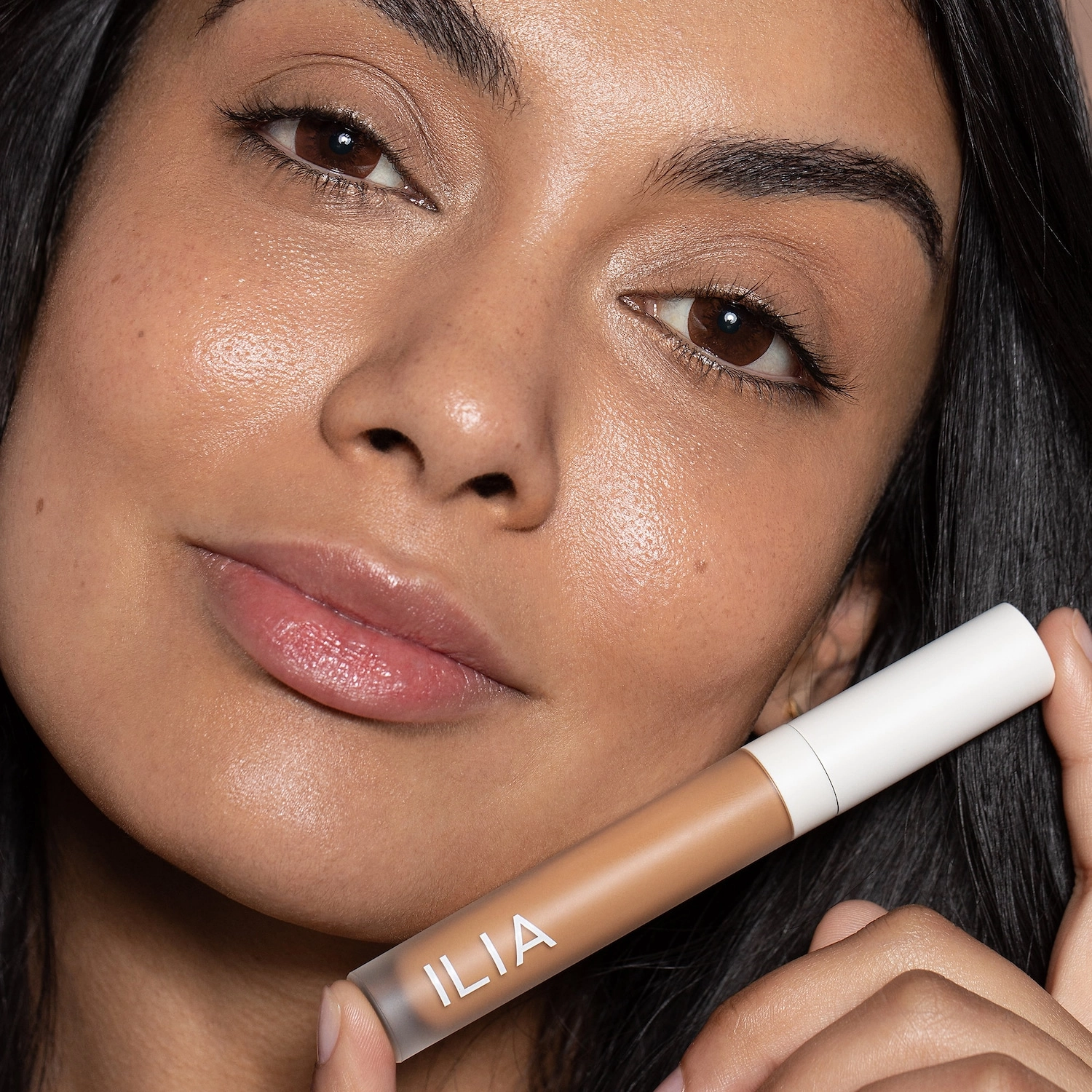 ILIA True Skin Serum Concealer with Vitamin C, Color: Tumeric SC4.5 - Medium-deep with golden undertones - Image 7