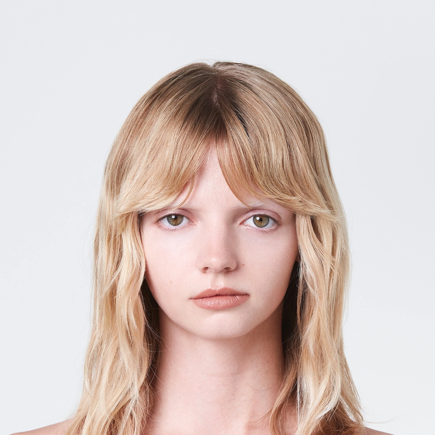 Gucci Long Lasting Bold Lip Liner Color: Nude - Pinky Beige - Image 2
