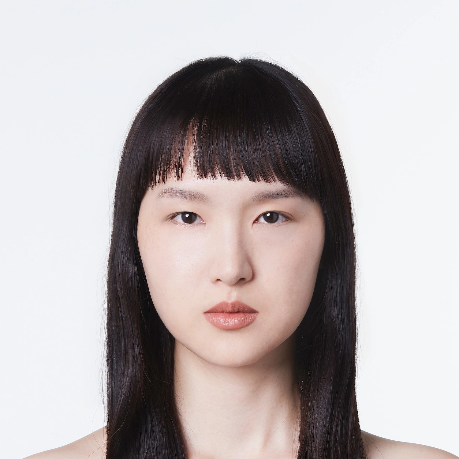 Gucci Long Lasting Bold Lip Liner Color: Nude - Pinky Beige - Image 3
