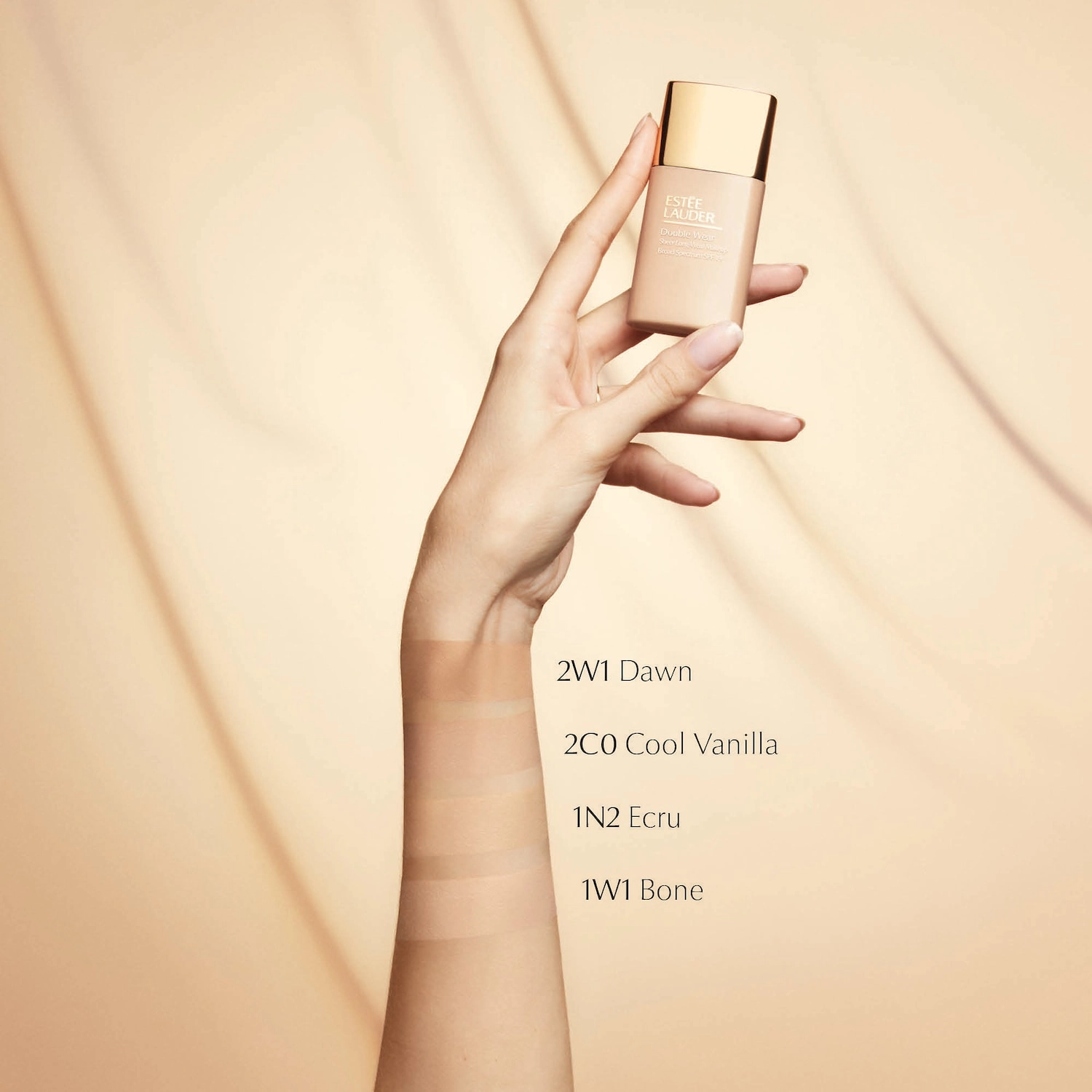 Estée Lauder Double Wear Sheer Long-Wear Makeup SPF 19 Color: 1N2 Ecru - Light with Neutral Rosy Undertones - Image 3