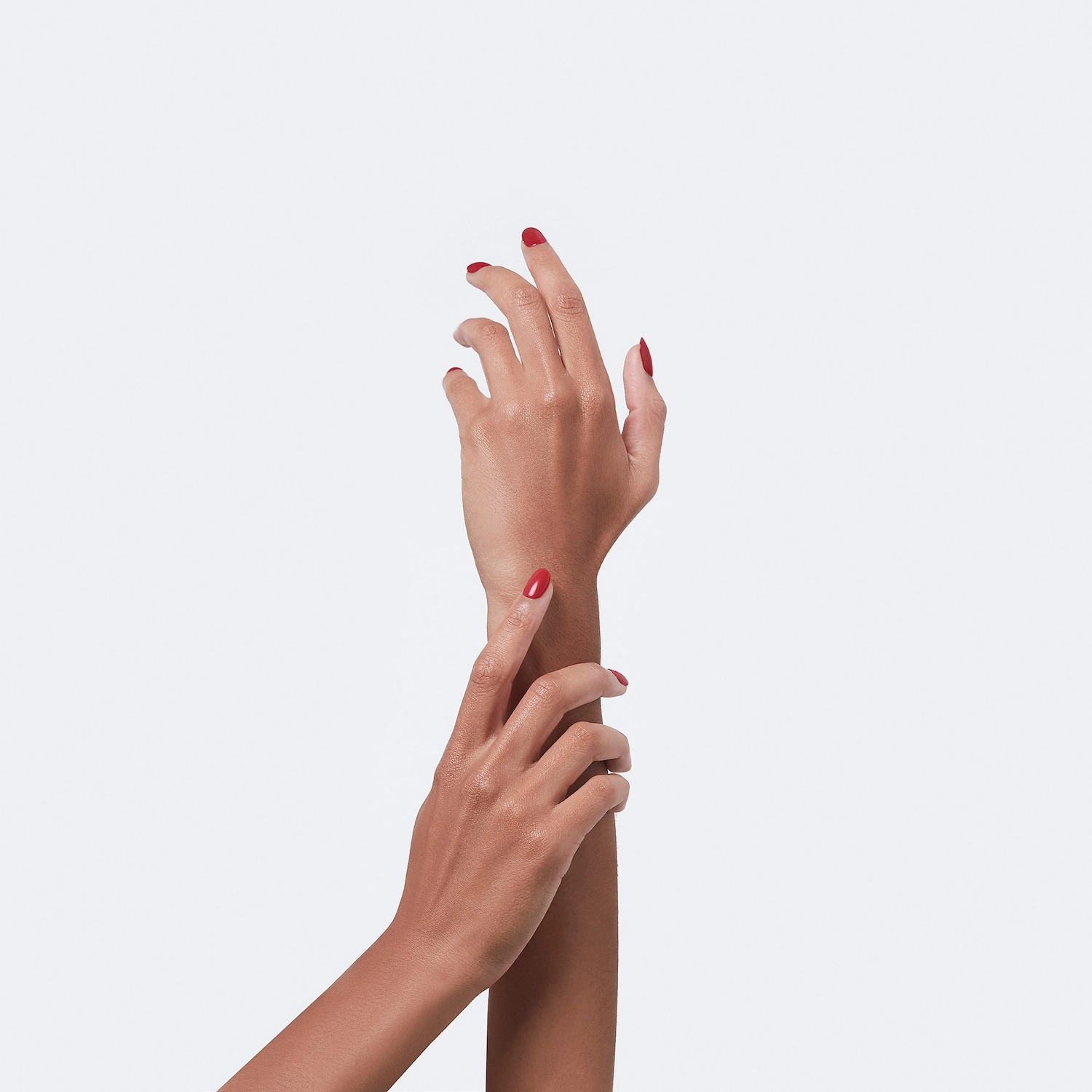 Gucci Glossy Nail Polish Color: 25 Goldie Red - Image 3