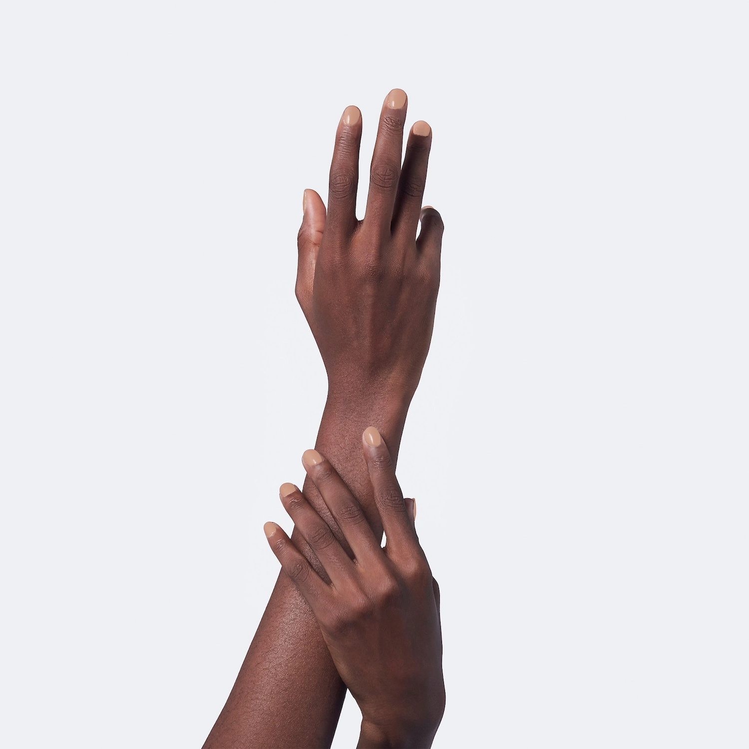 Gucci Glossy Nail Polish Color: 212 Annabel Rose - Image 5