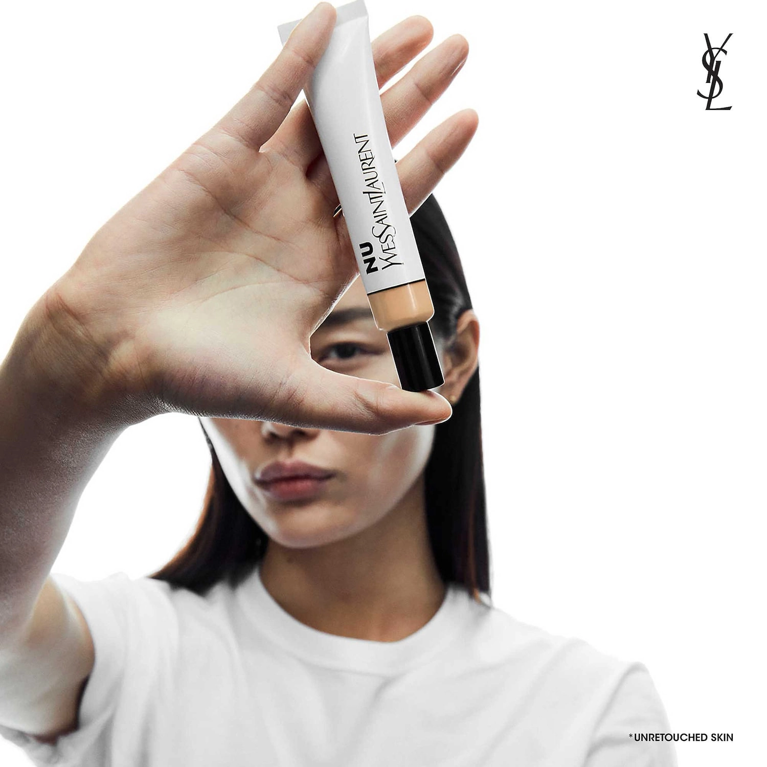 Yves Saint Laurent NU BARE LOOK TINT Hydrating Skin Tint Foundation with Hyaluronic Acid 6 - Light+ Cool Undertones - Image 5