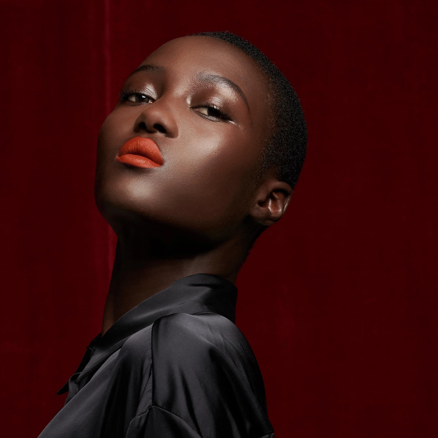 Yves Saint Laurent The Slim Velvet Radical Matte Lipstick 305 Orange Surge - Image 5