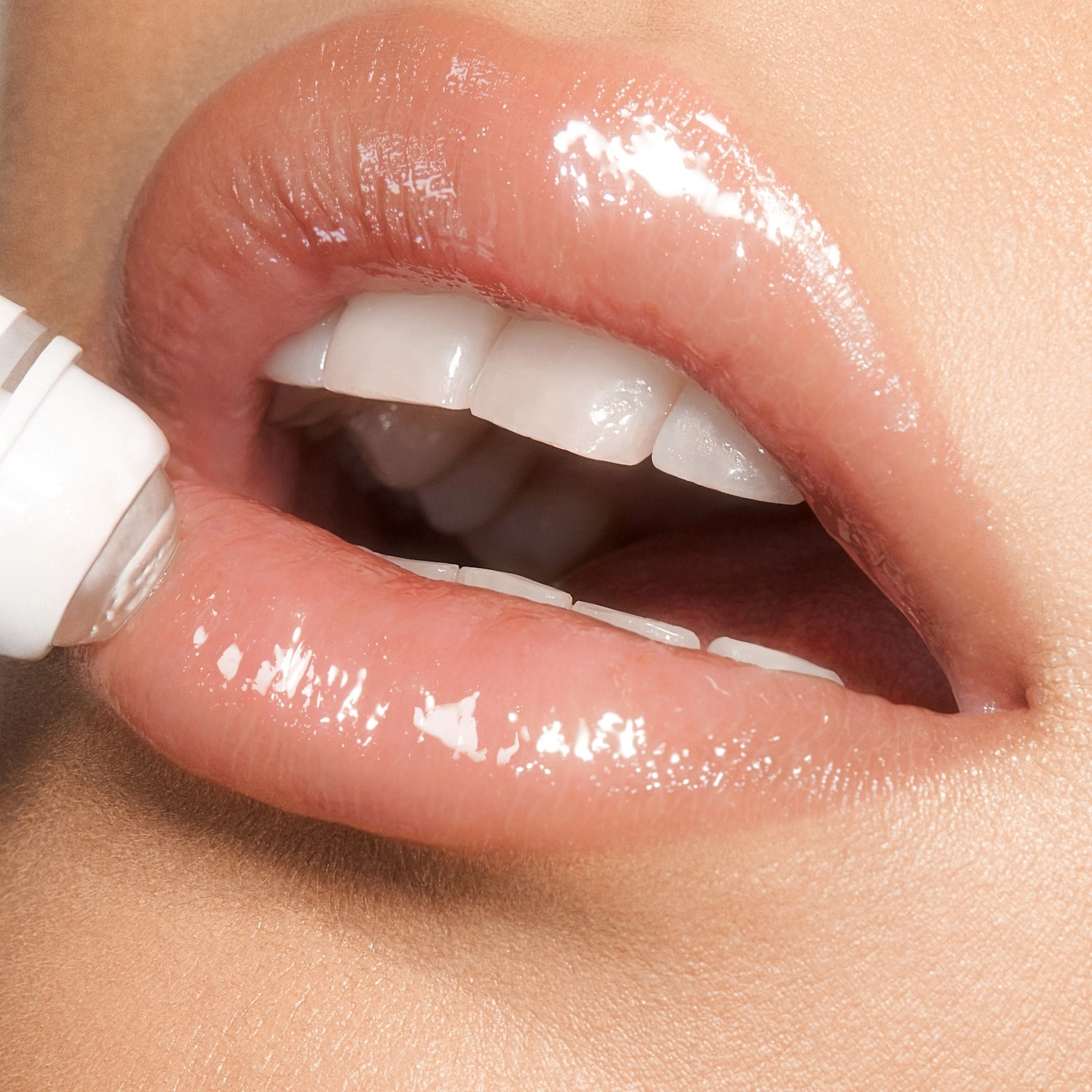 Charlotte Tilbury Magic Serum Secrets Set - Vegan, Plumping Vitamin C, Anti-Aging, Oily/Combo/Normal Skin - Image 3