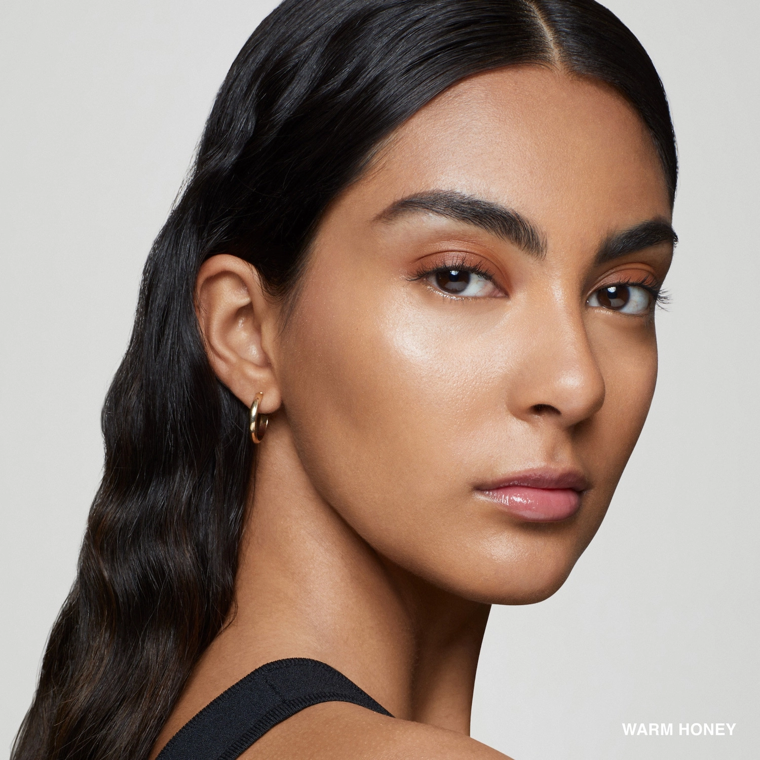 Bobbi Brown Intensive Serum Foundation SPF 40 - Warm Honey, Hyaluronic Acid, Liquid Formula - Image 2