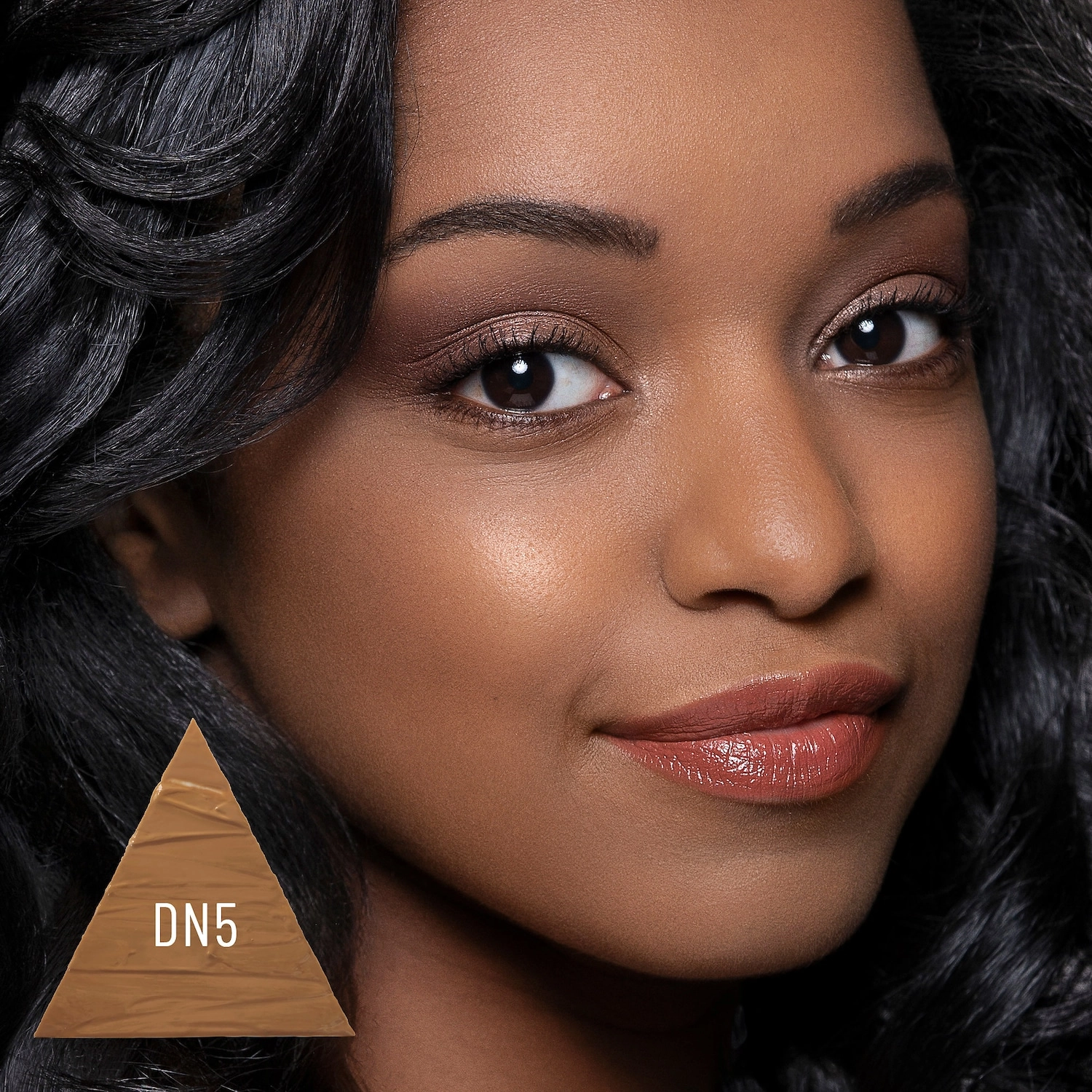 LYS Beauty Triple Fix Brightening Concealer Color: DN5 - Hazelnut - Image 2