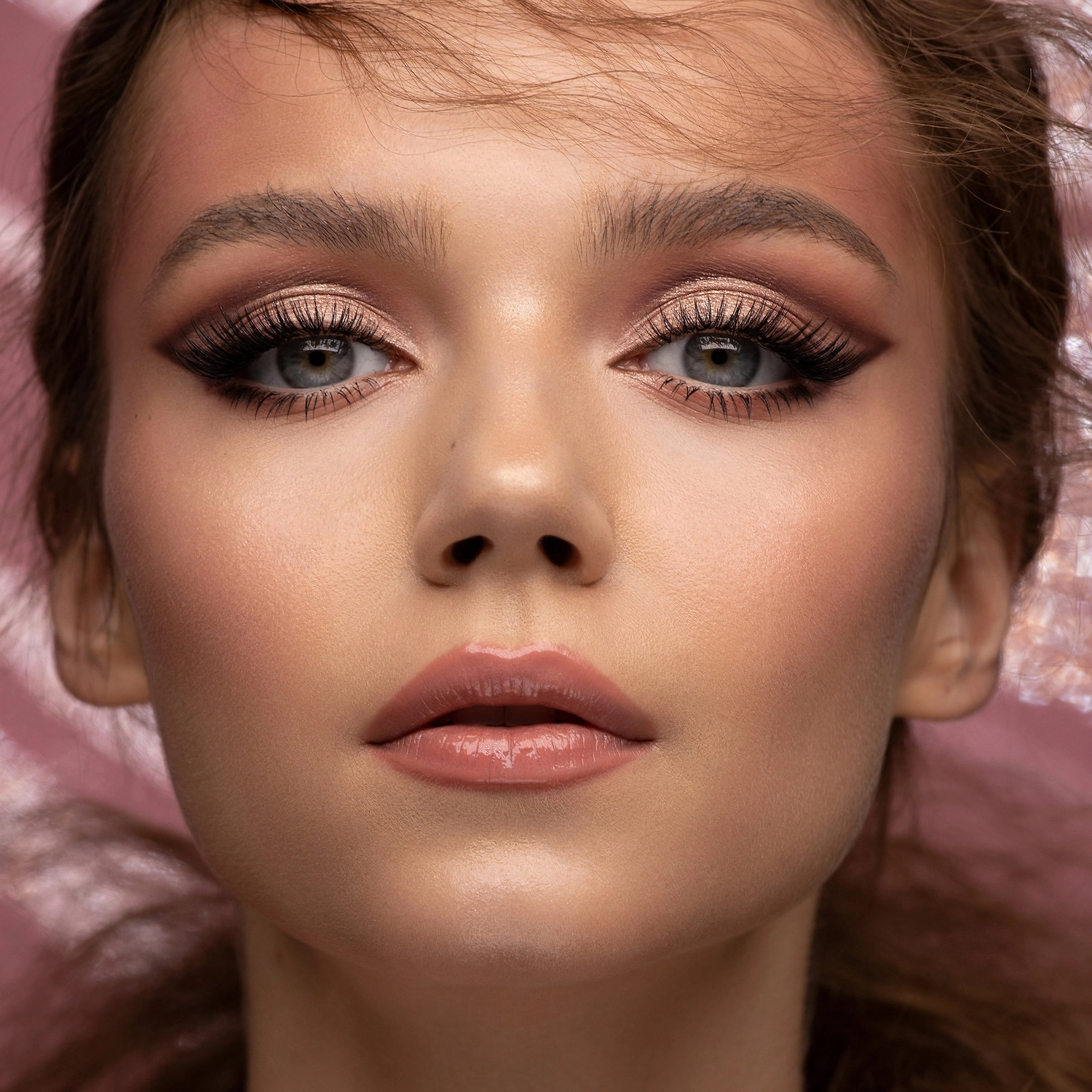 Natasha Denona I Need A Rose Lipgloss Color: Peony - Pink Vegan - Image 3