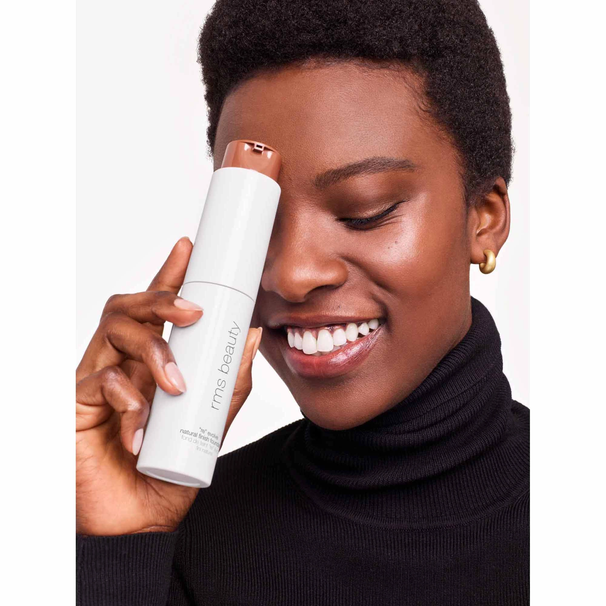 RMS BEAUTY ReEvolve Medium Coverage Liquid Foundation Color: 122 - Rich Ebony - Image 9