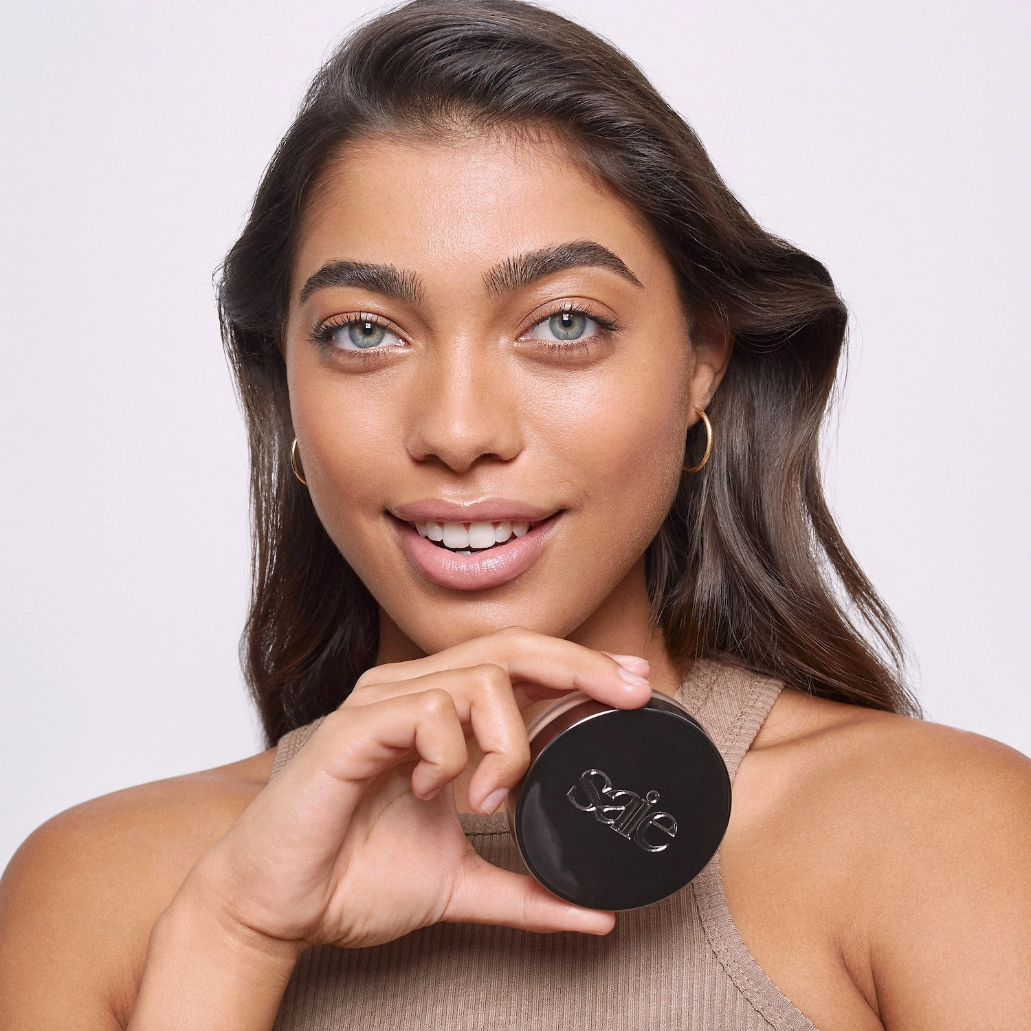 Saie Airset Radiant Loose Setting Powder Color: Translucent Medium - Image 4