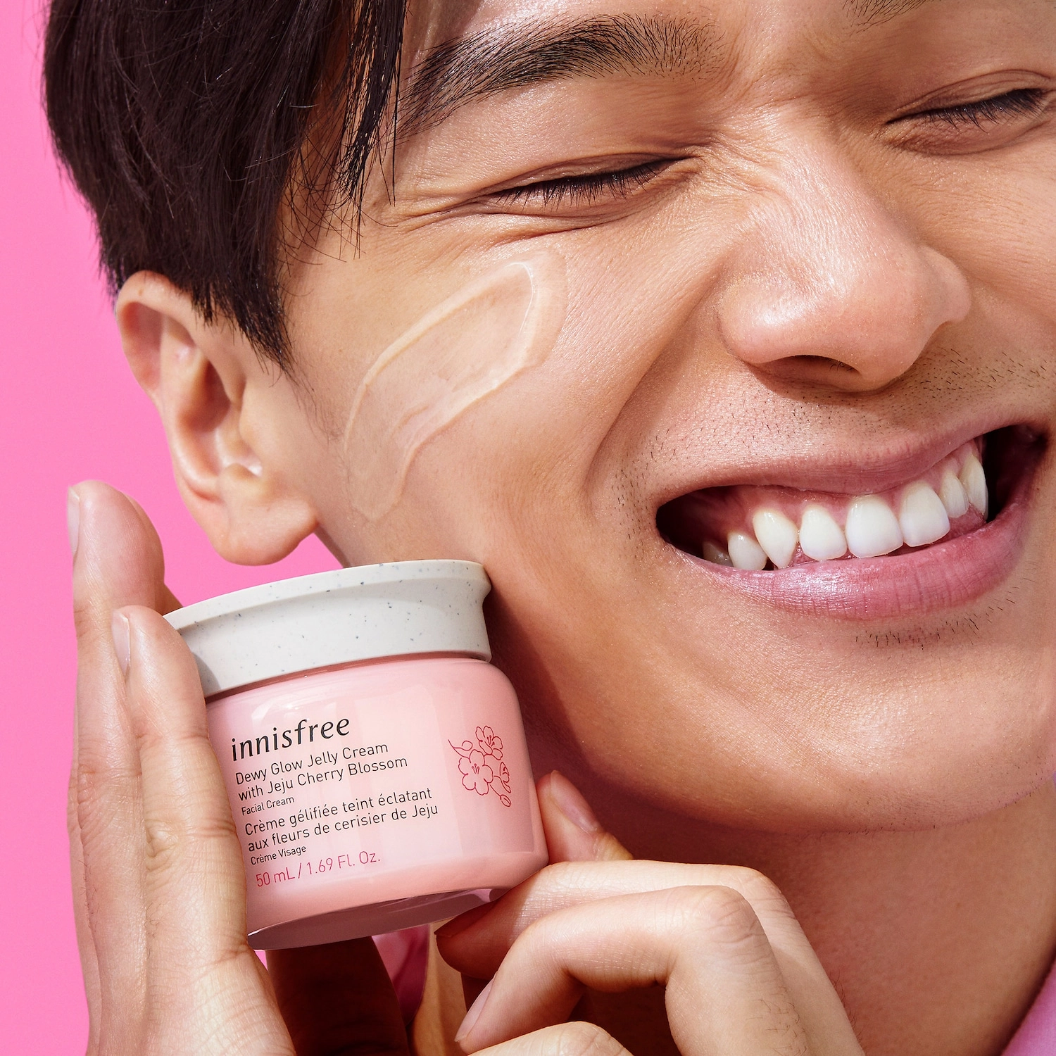 innisfree Dewy Glow Moisturizer with Cherry Blossom & Niacinamide 1.69 oz/50 mL - Image 4