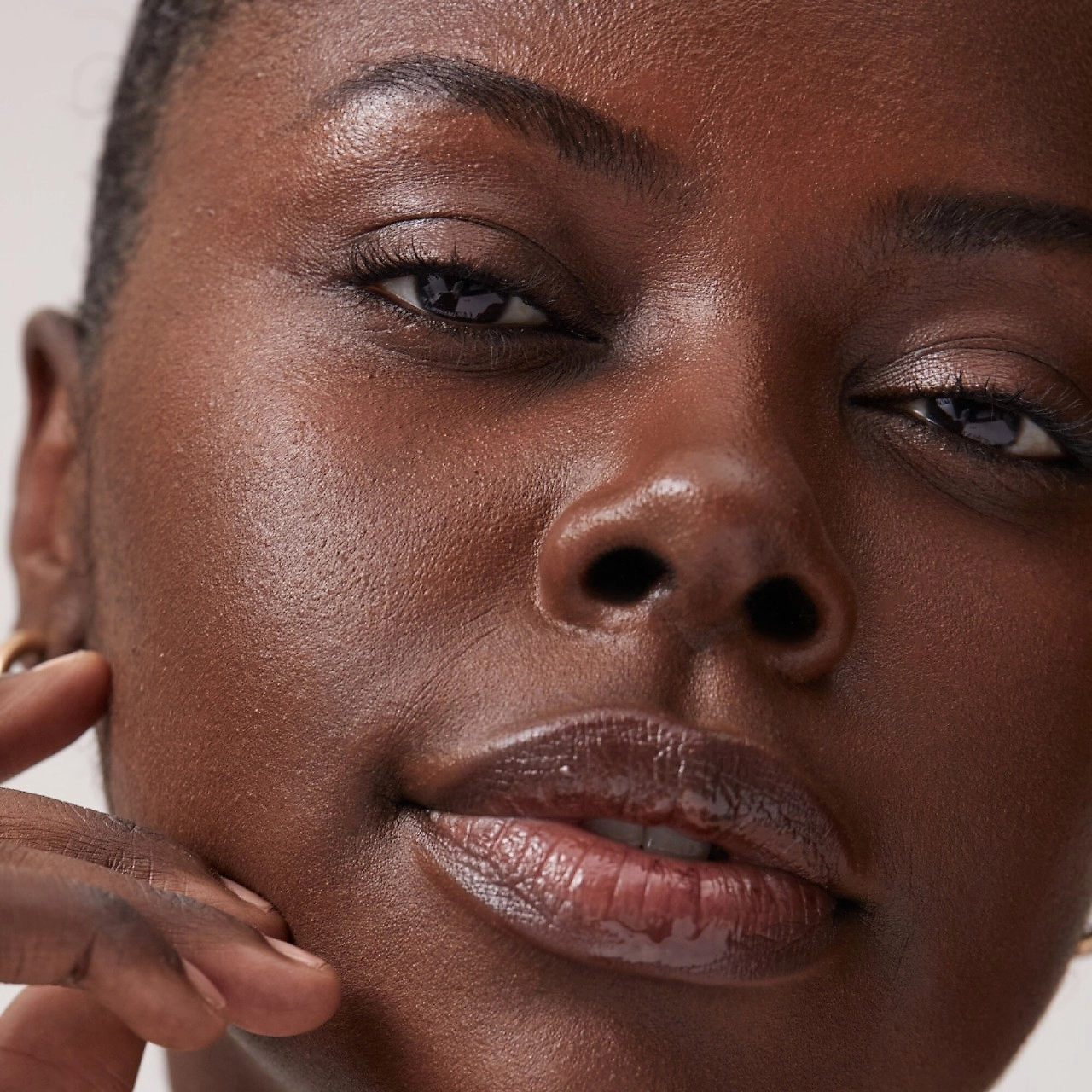 Summer Fridays Sheer Skin Tint with Hyaluronic Acid + Squalane Shade 9 - Rich Deep - Image 4