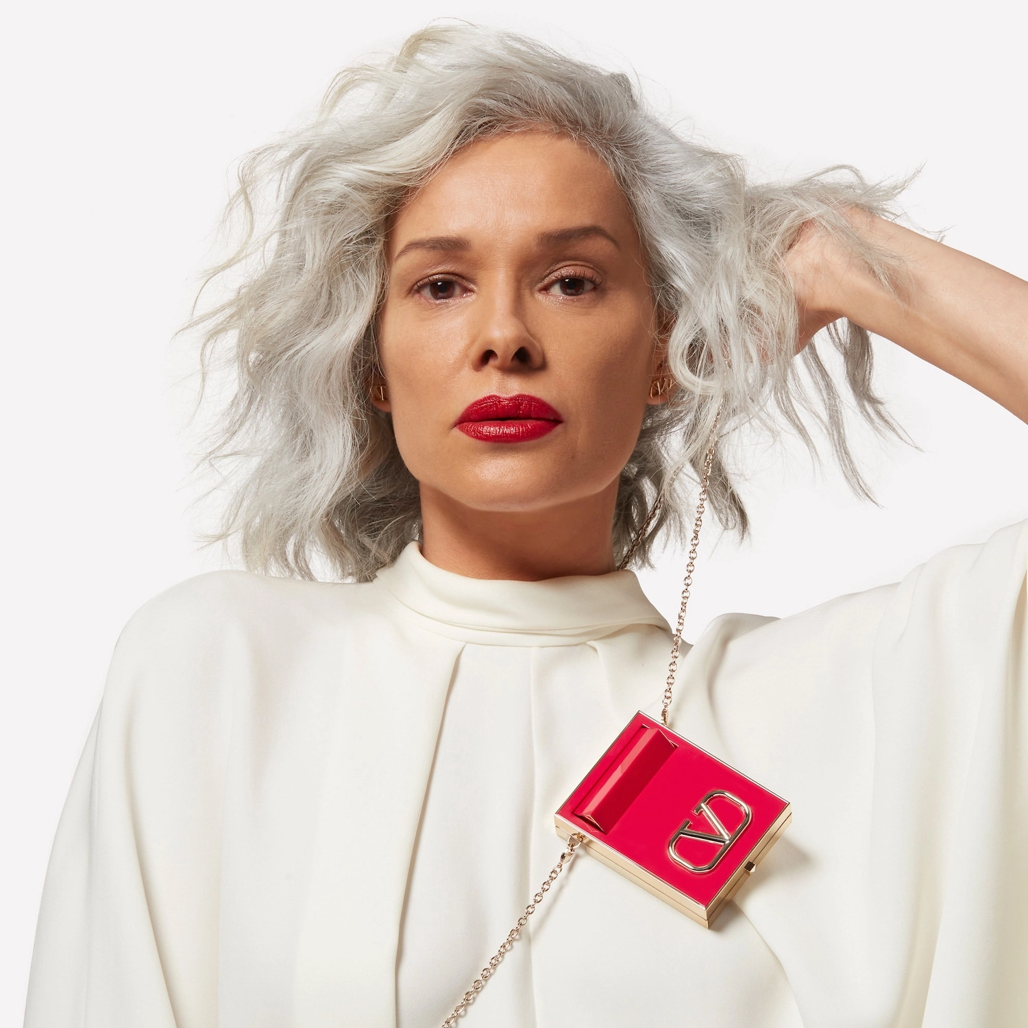 Valentino Go-Clutch Refillable Radiant Setting Powder Color: 03 Finishing Powder - Medium - Image 2