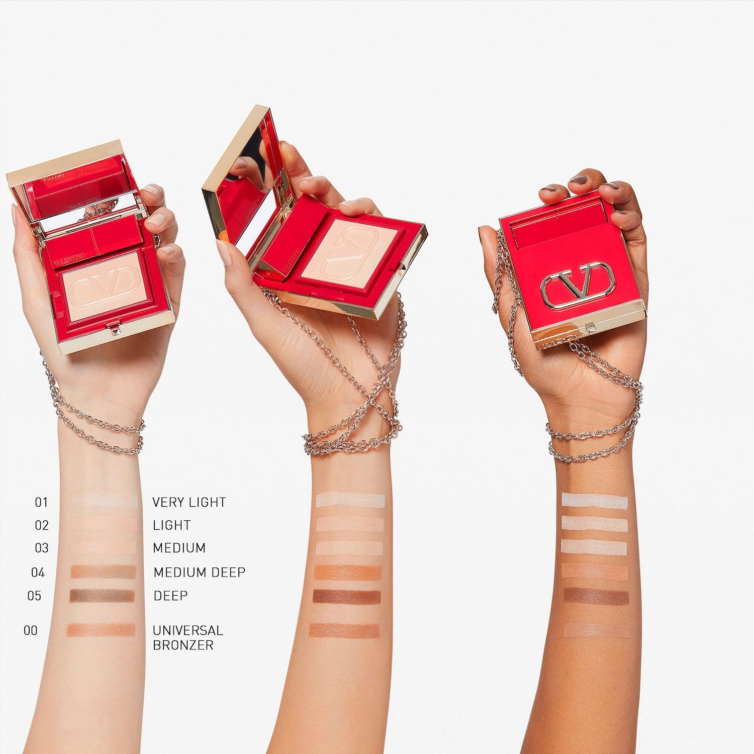 Valentino Go-Clutch Refillable Radiant Setting Powder Color: 02 Finishing Powder - Light - Image 4