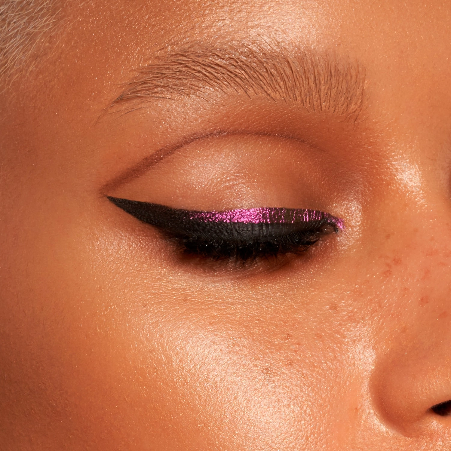 Danessa Myricks Beauty Twin Flames Liquid Eyeshadow Color: Mystic Fire - Plum + Forest Green Vegan - Image 2