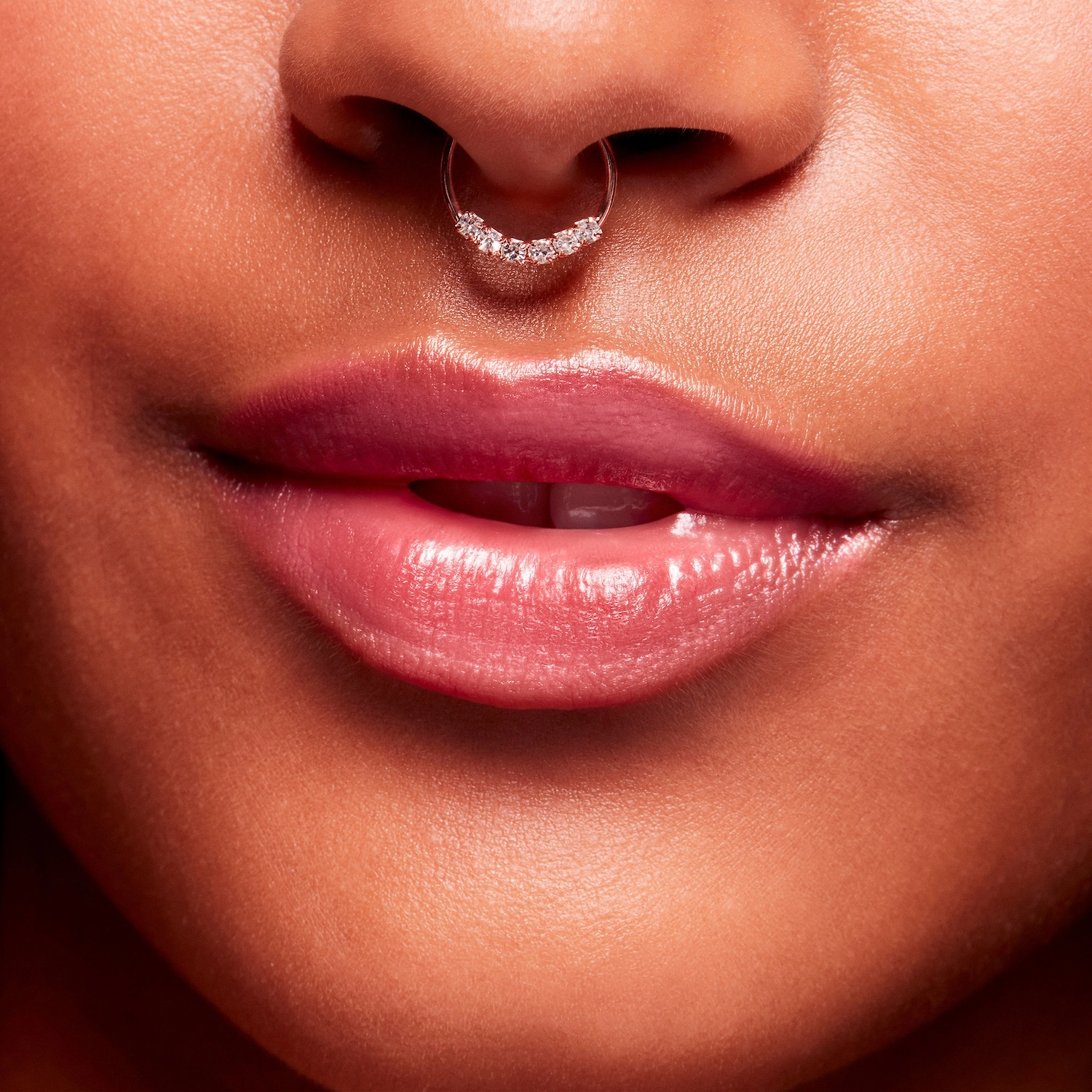 MAC Cosmetics Lustreglass Lipstick Can You Tell - Nude Pink - Image 7