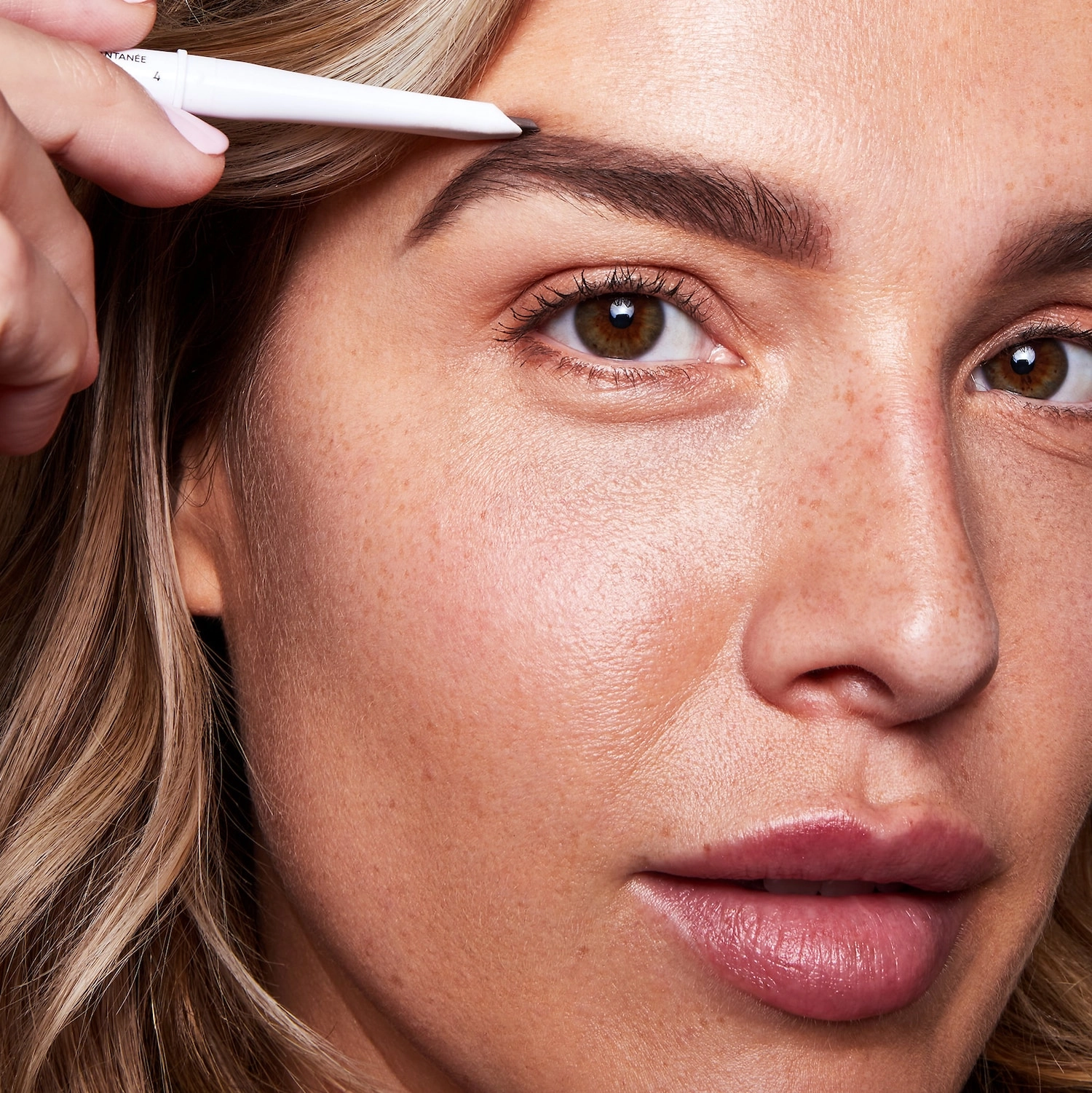 GXVE BY GWEN STEFANI Most Def Clean Instant Definition Sculpting Eyebrow Pencil - Color: 1 - Neutral Blonde - Image 3
