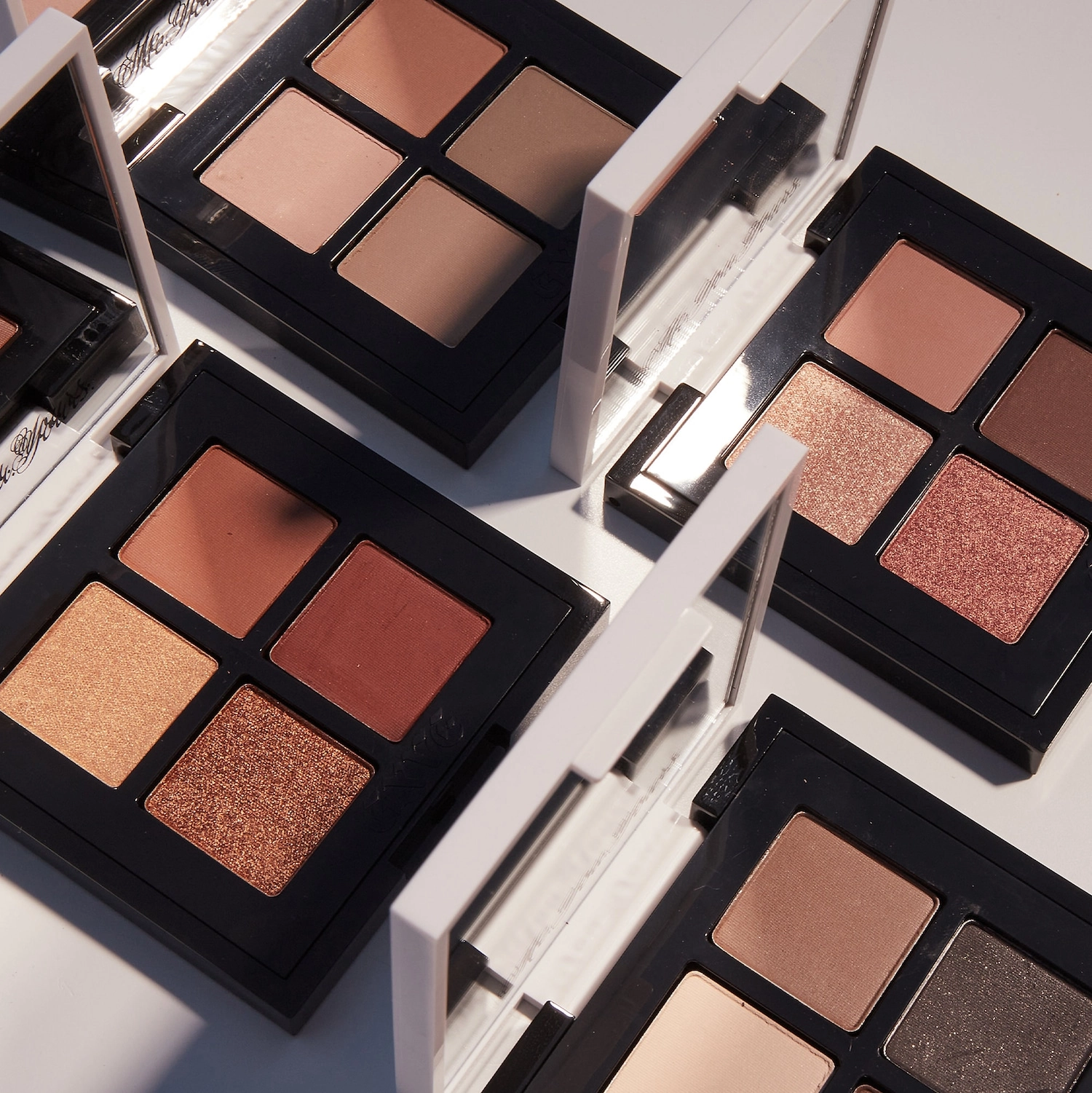 GXVE BY GWEN STEFANI Eye See in Color Clean Multidimensional Eyeshadow Palette - Rich Girl - Image 4