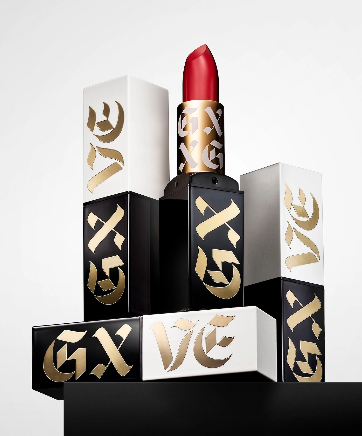 GXVE BY GWEN STEFANI Anaheim Shine Clean High-Performance Satin Lipstick Color: Original Recipe - True Red - Image 6