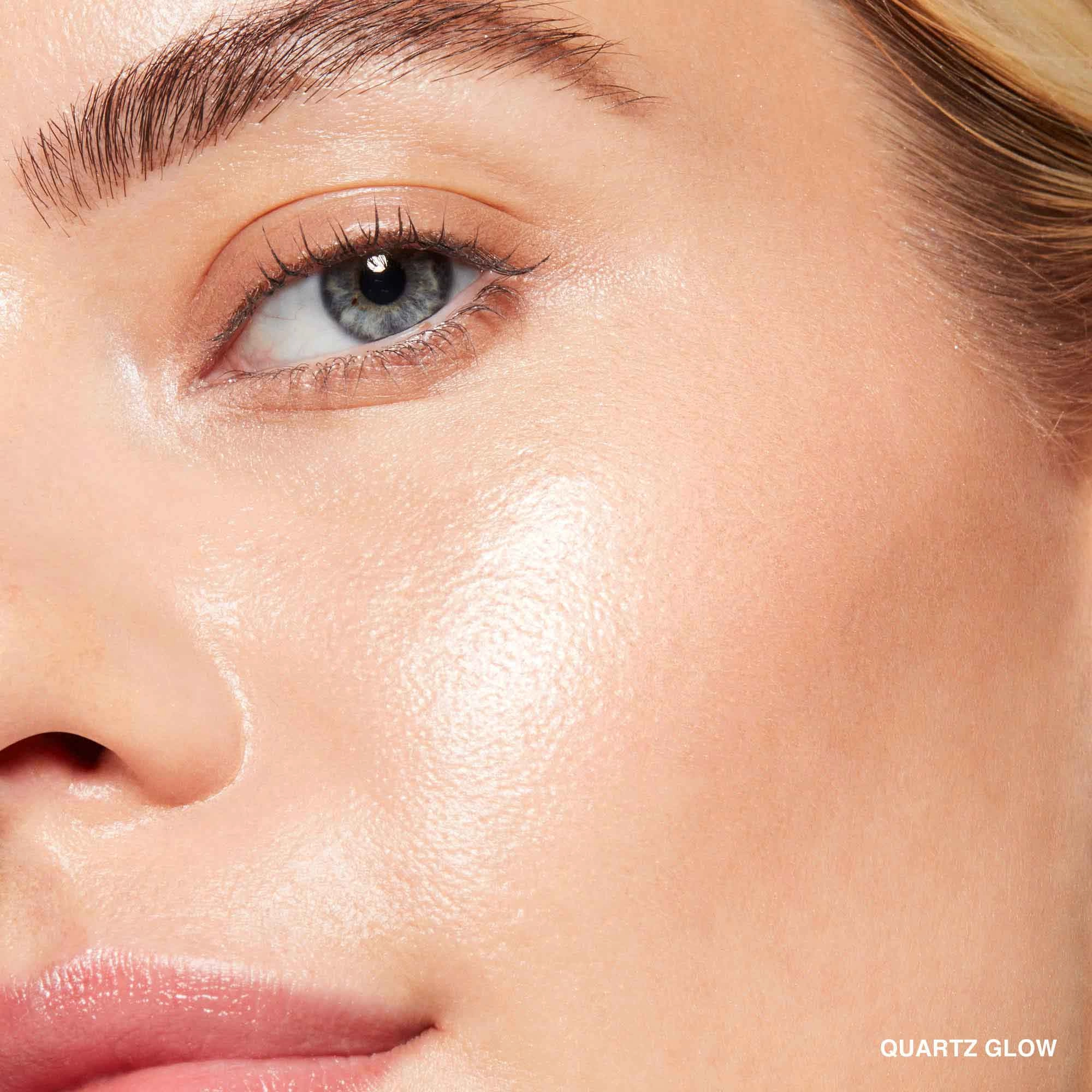 Bobbi Brown Highlighting Powder - Quartz Glow, Pale Incandescent Gold - Image 2