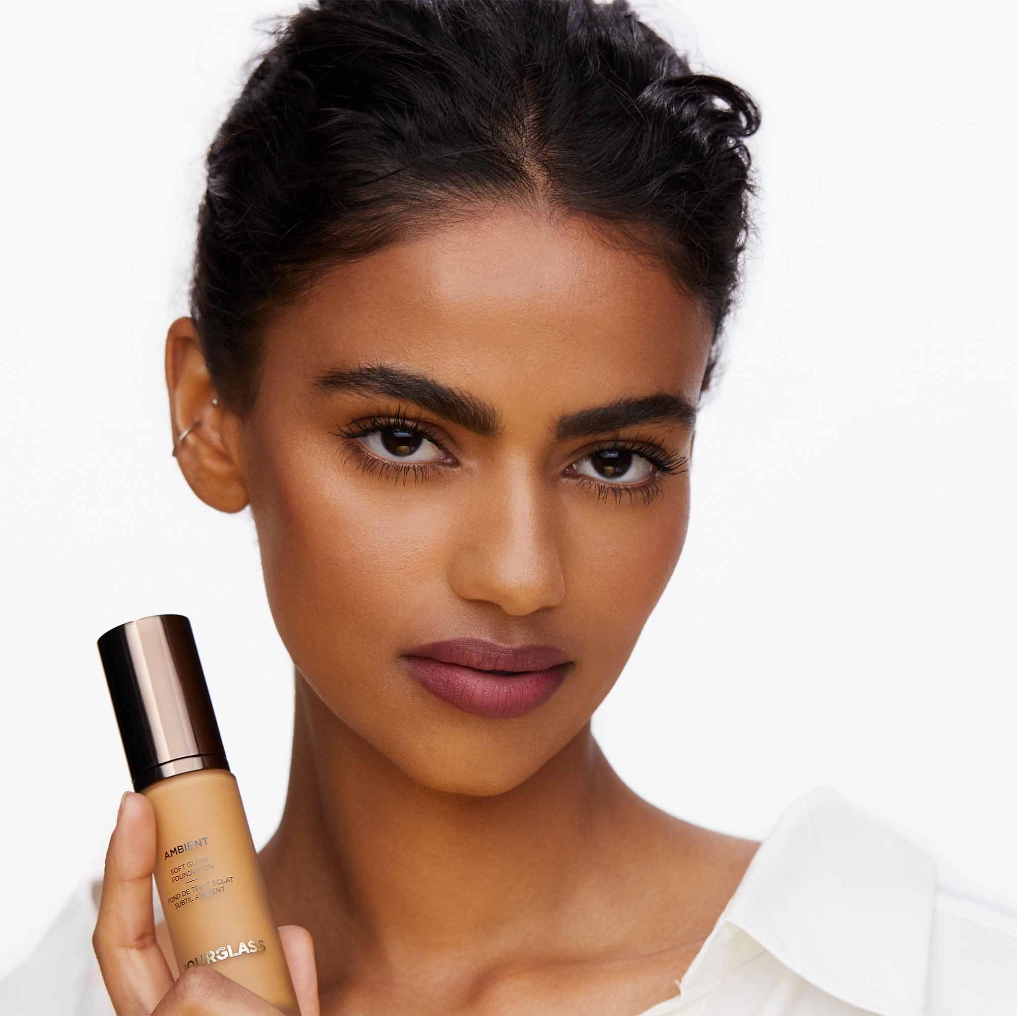 Hourglass Ambient Soft Glow Foundation Color 12 - Medium Deep with Neutral Undertones - Image 10
