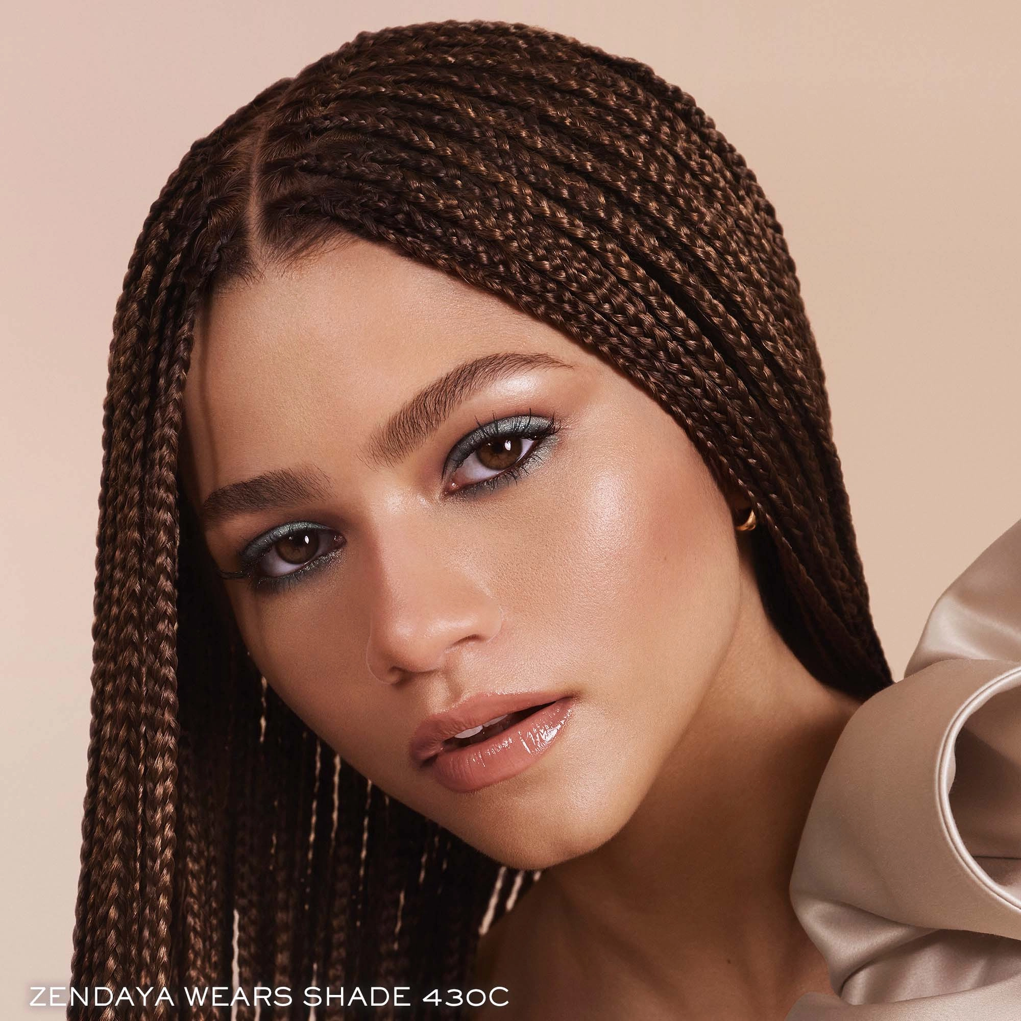 Lancôme Teint Idole Ultra Wear Care & Glow Foundation with Hyaluronic Acid 405W - Medium with Warm Golden Undertones - Image 10