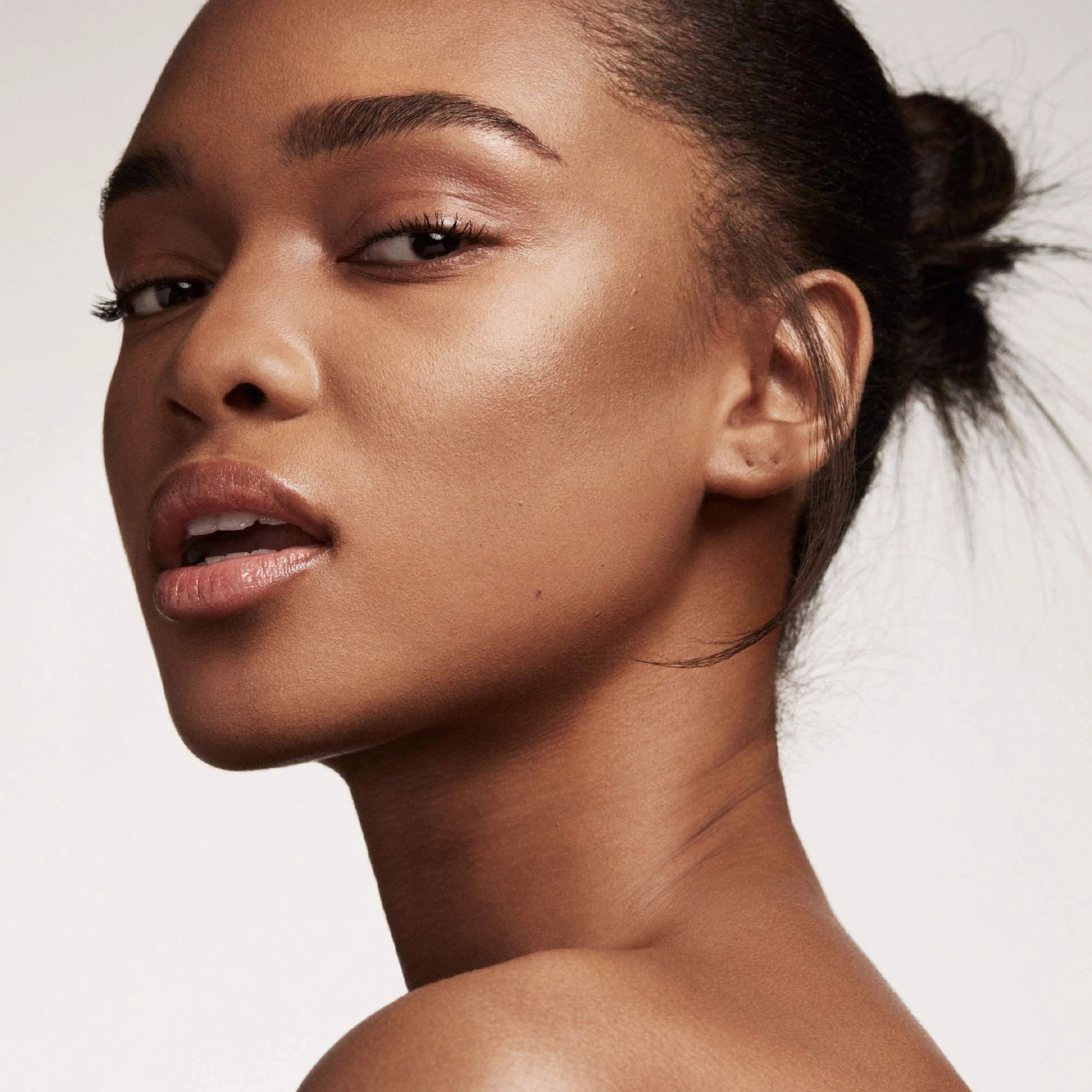 Fenty Beauty by Rihanna Match Stix Matte Contour Skinstick Color: Suedish - Contour Stick for Medium Skin Tones - Image 3