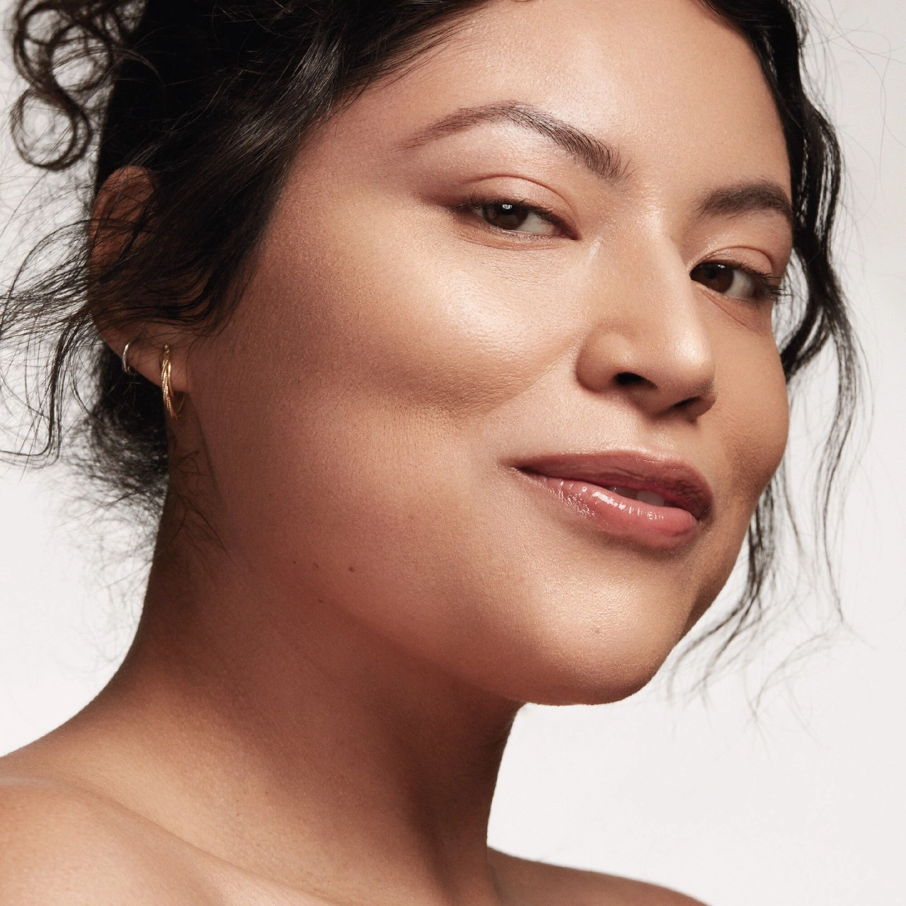 Fenty Beauty by Rihanna Eaze Drop'lit All-Over Glow Enhancer - Taffy Topaz - Image 5