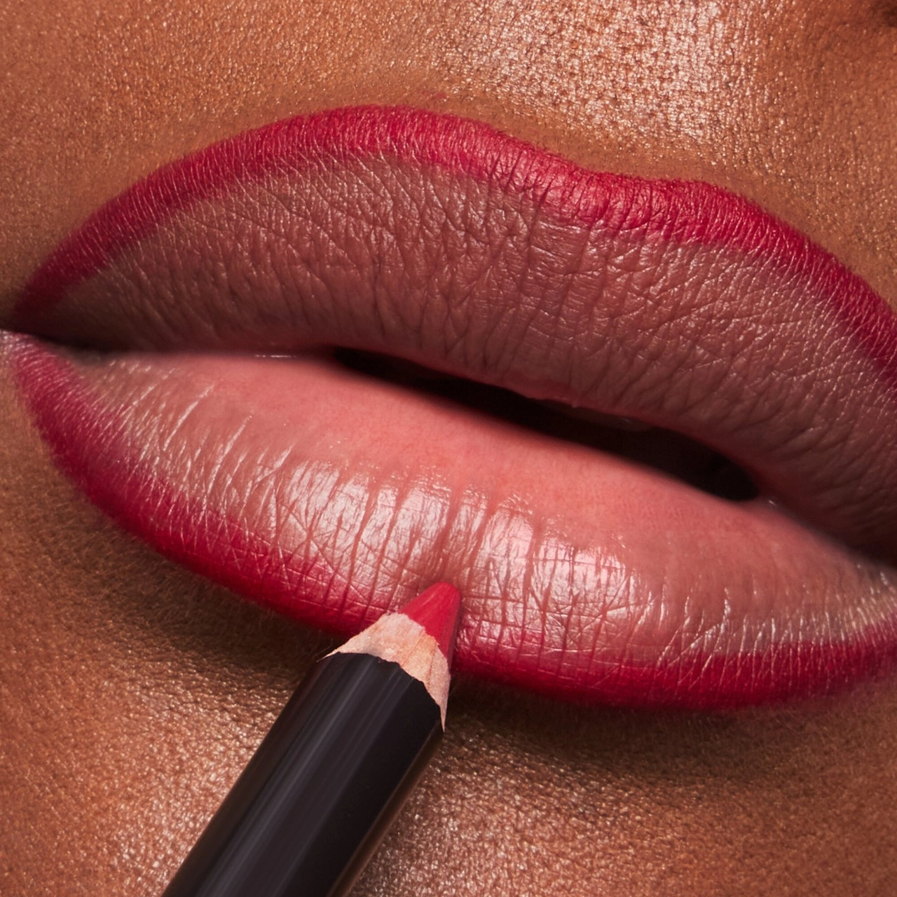 GXVE BY GWEN STEFANI Anaheim Line Clean Waterproof Lip Liner - Scarlet Red - Image 3