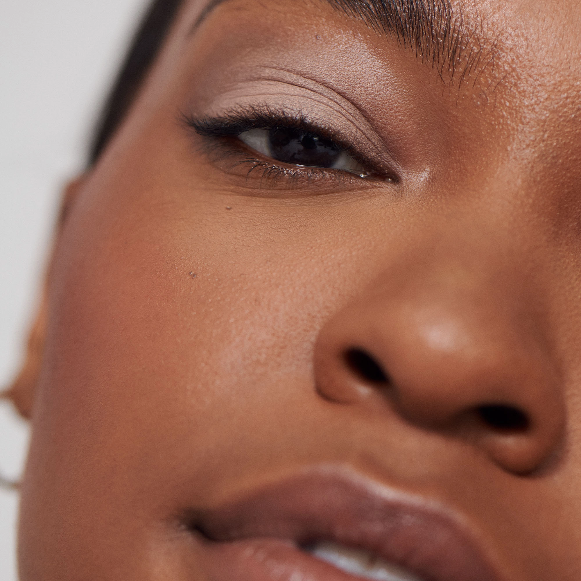 ILIA Liquid Powder Eye Shadow Tint in Cork - Taupe Brown - Image 5