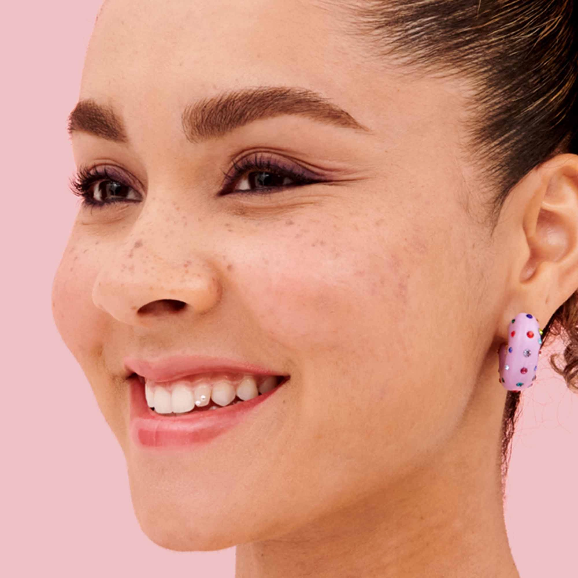 Benefit Cosmetics Gimme Brow+ Volumizing Fiber Eyebrow Pencil Color: 3.75 - Warm Medium Brown - Image 3