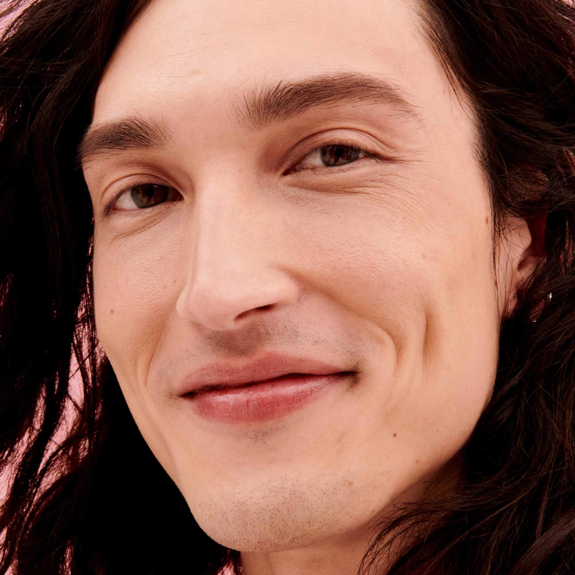 Benefit Cosmetics Gimme Brow+ Volumizing Fiber Eyebrow Pencil Color 6 - Cool Soft Black - Image 3