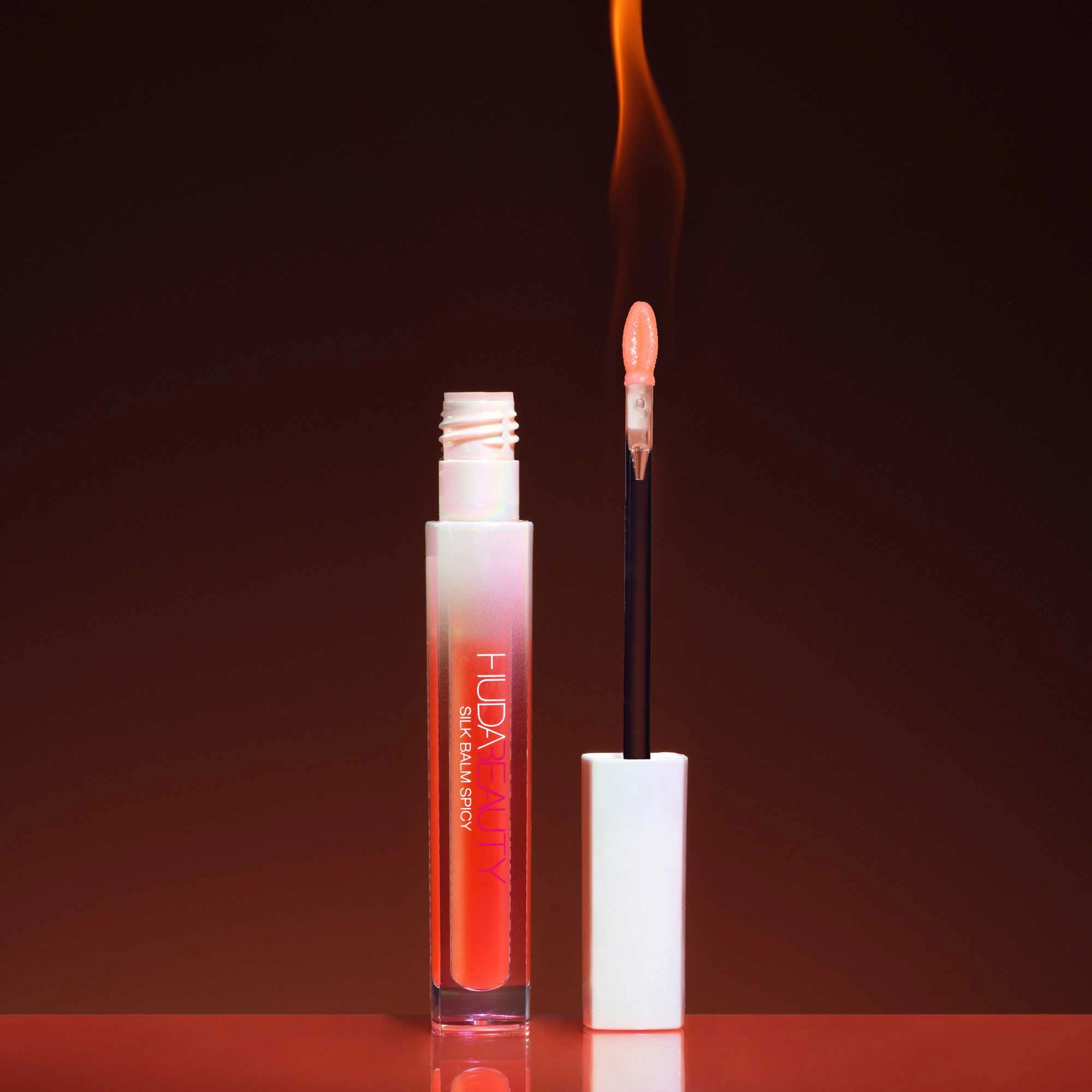 HUDA BEAUTY Silk Balm Spicy Thermo-Plumping Lip Balm - Color: Fuego - Image 5