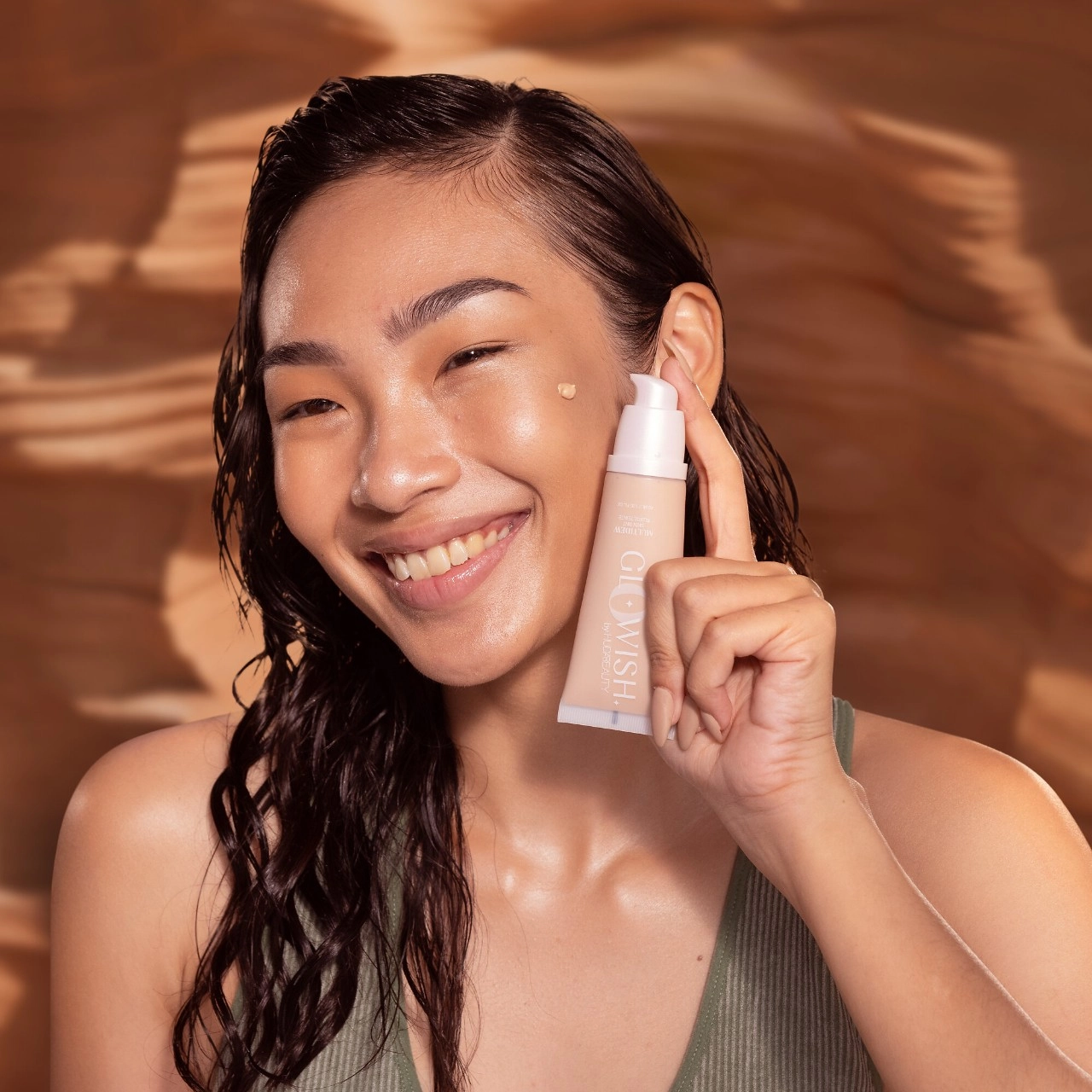 HUDA BEAUTY GloWish Multidew Vegan Skin Tint Foundation 1.5 Fair Cool - Image 2