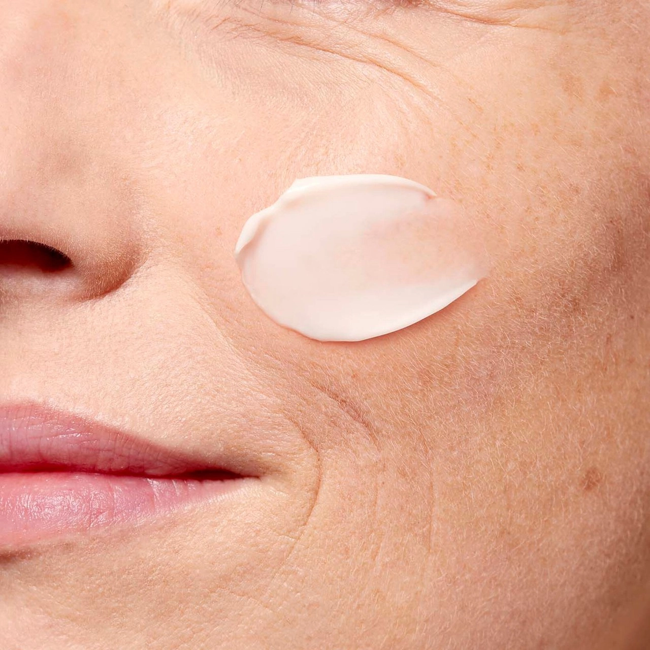 Clarins Super Restorative Anti-Aging Night Moisturizer 1.7 oz / 50 mL - Image 7