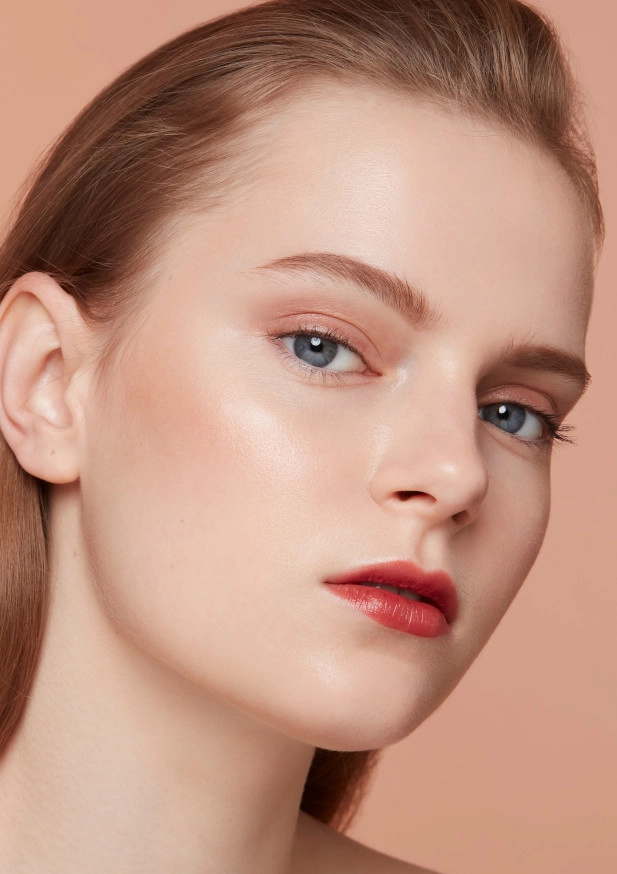 Clé de Peau Beauté Luminizing Face Enhancer Color 22 - Shooting Stars - Chocolate Opal - Image 4